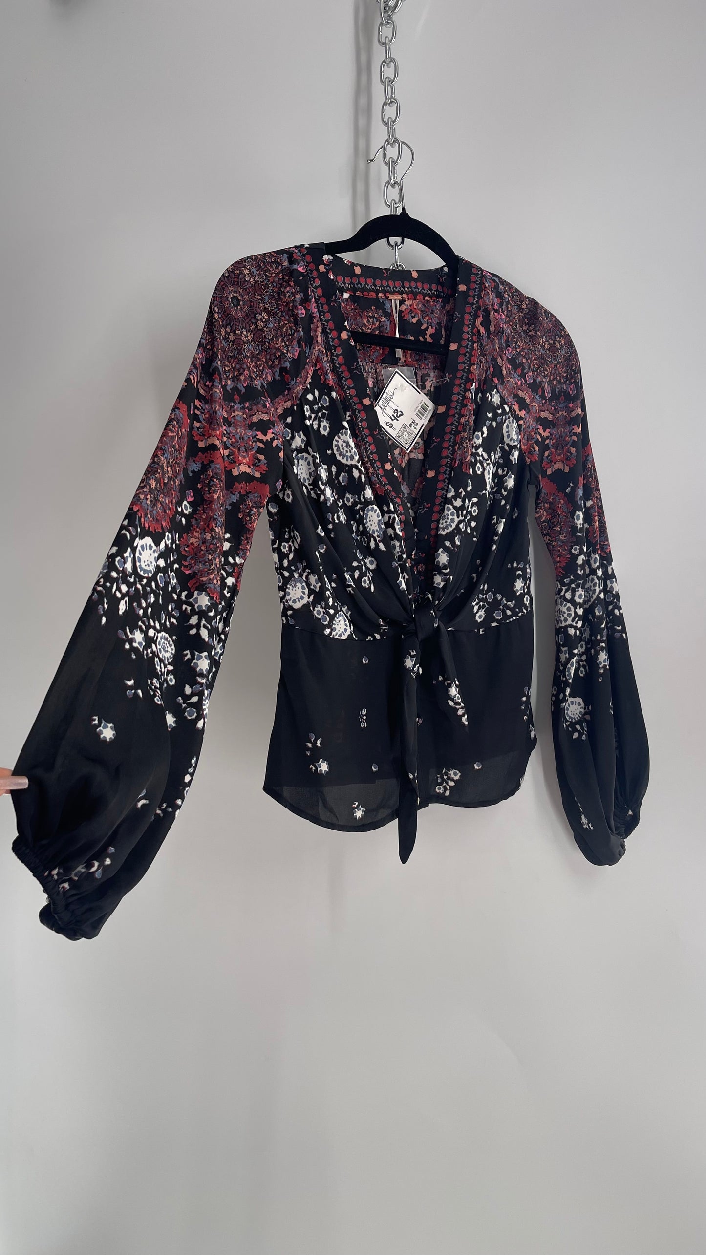 Free People Black Floral Printed Balloon Sleeve Blouse with Tie Bust (XS)