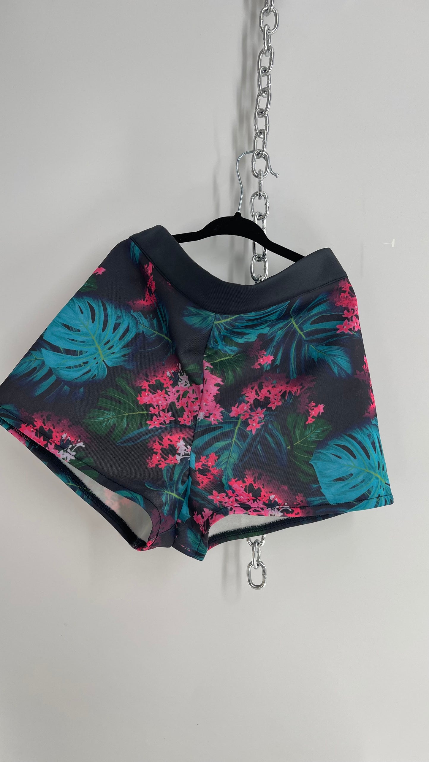 Modern Amusement Tropical Patterned Swim Shorts NWOT  (Small)