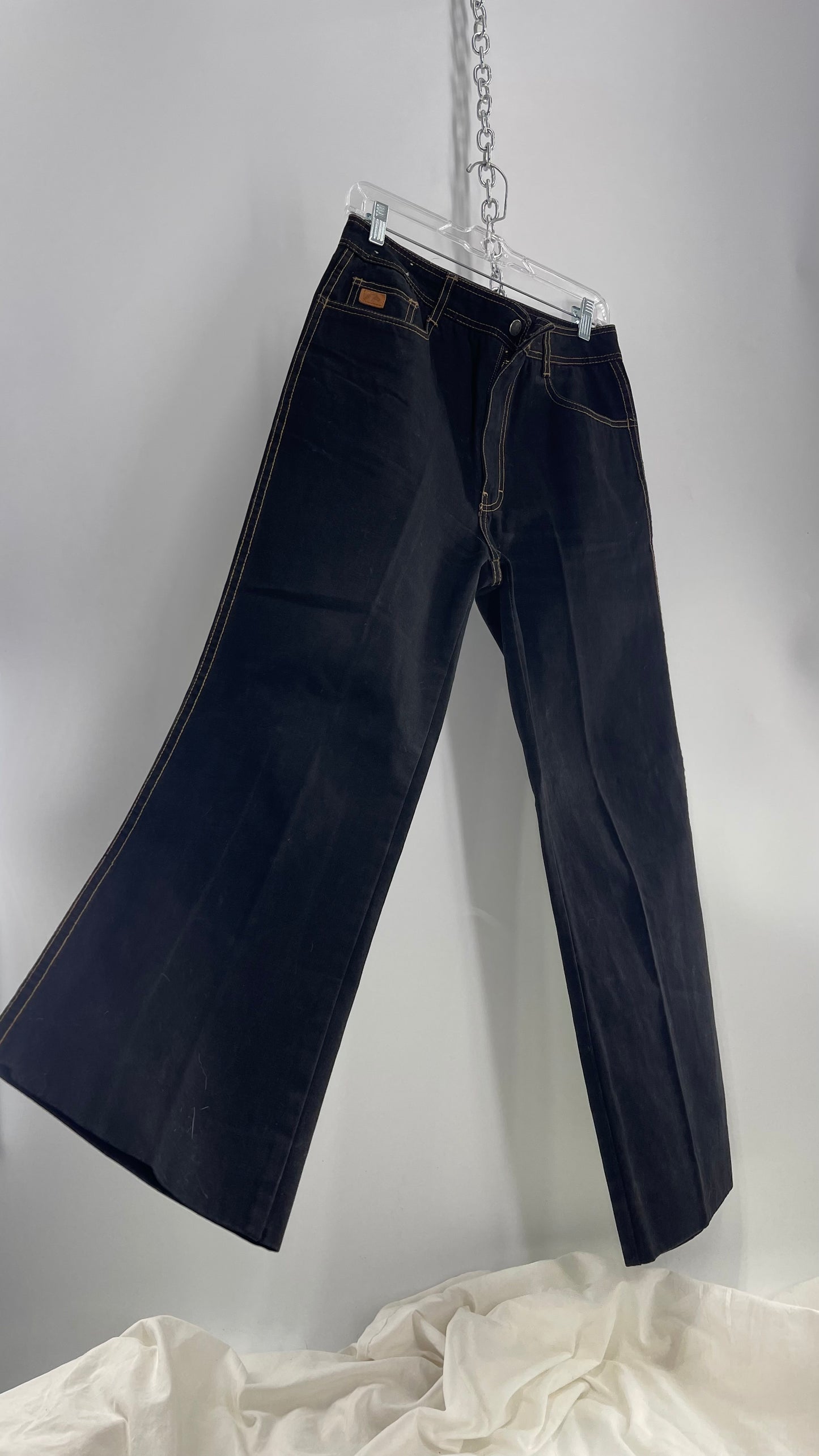 Vintage Jordache Dark Wash Denim with Contrast Stitching (32)