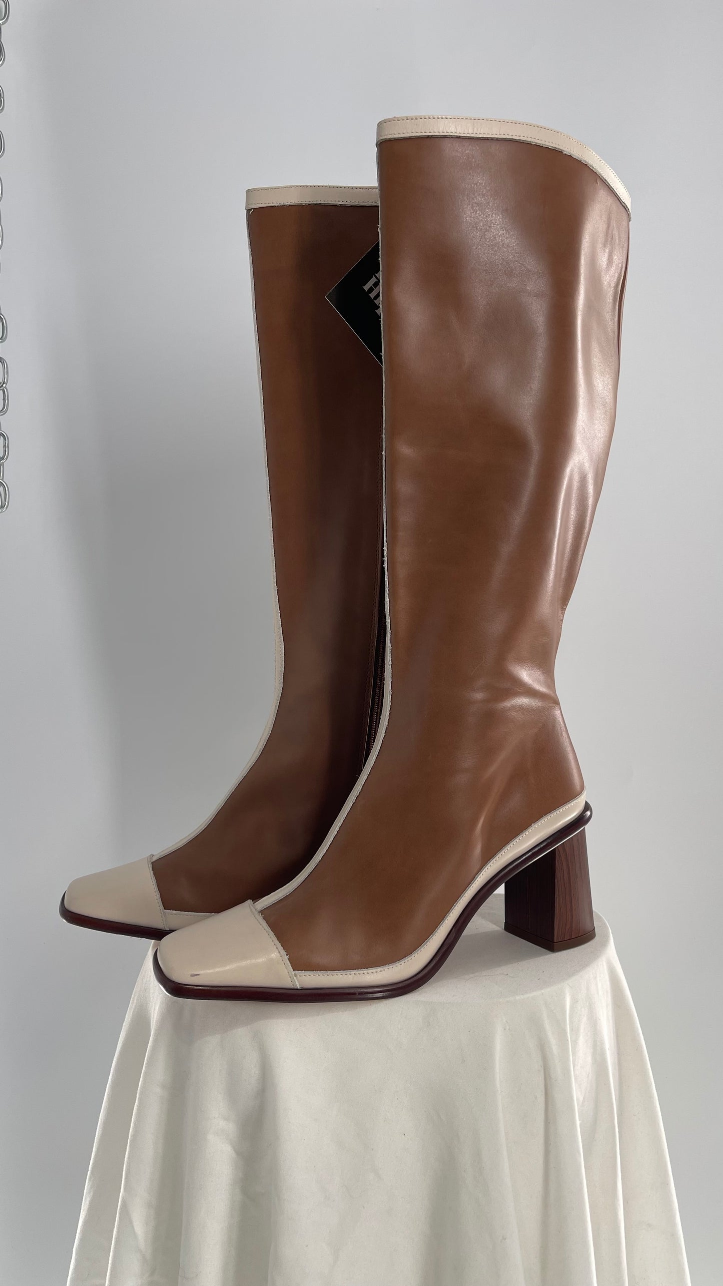 ALOHAS Brown and White Paneled Leather Booties (42)