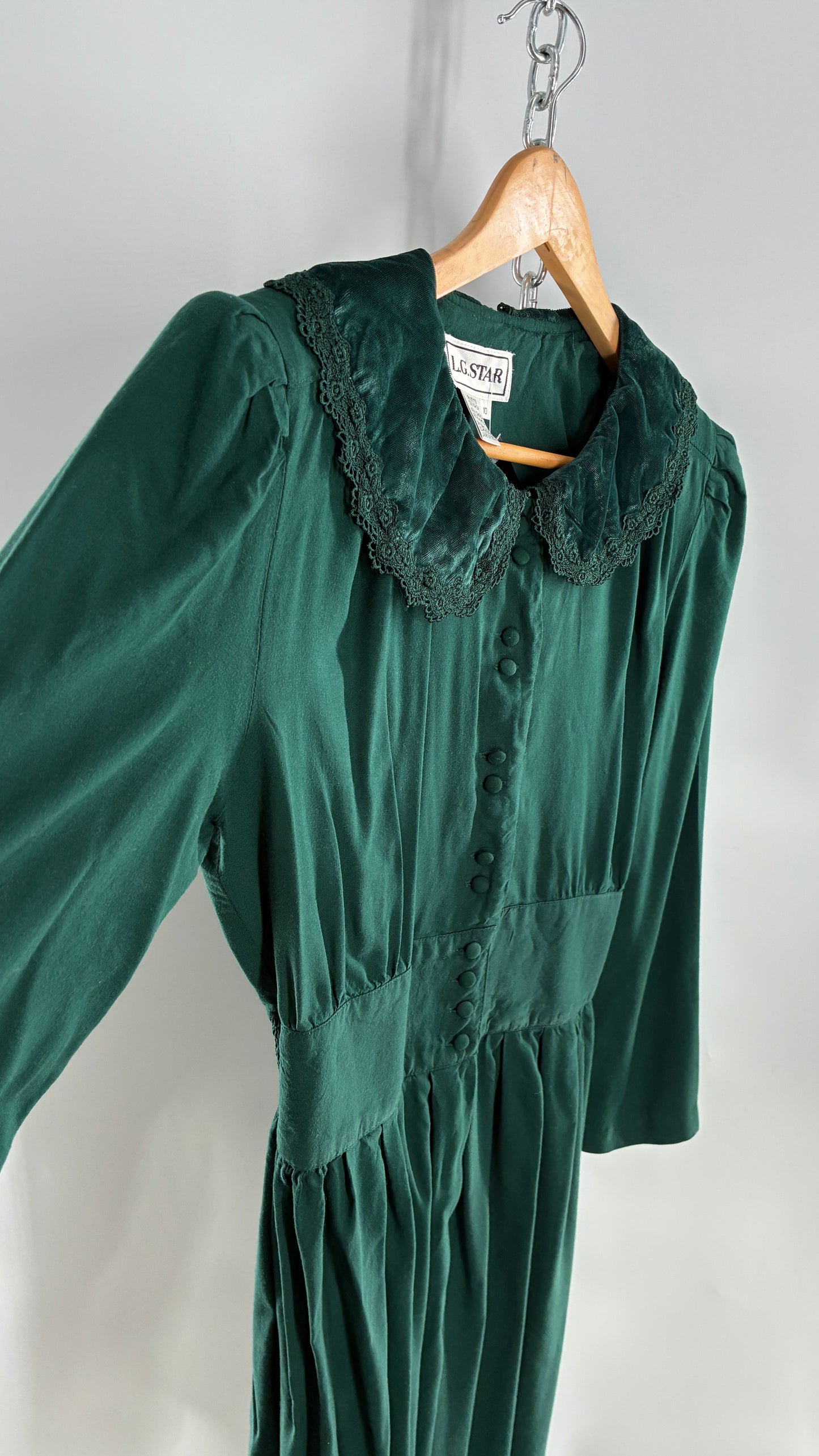 Vintage 1960s LG Star Forest Green Button Front, Velvet Collar Gown (10)