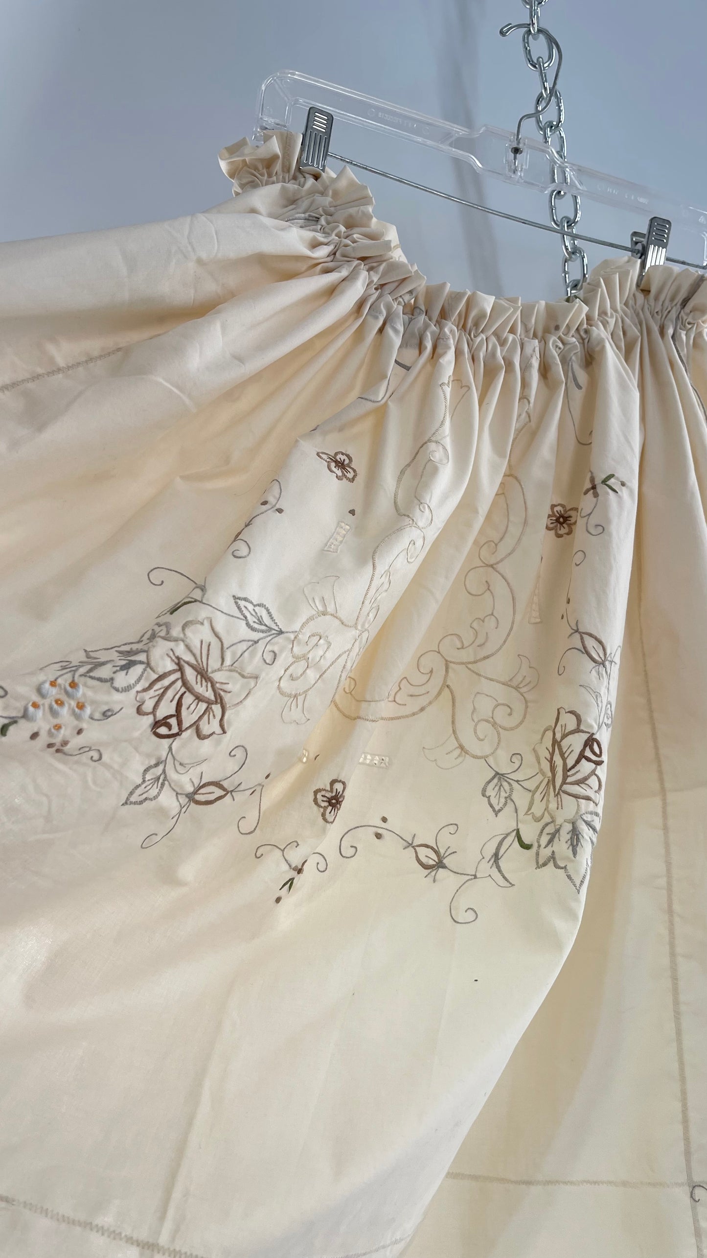 Custom Handmade Vintage Embroidered Off White Soirée Skirt (One Size)