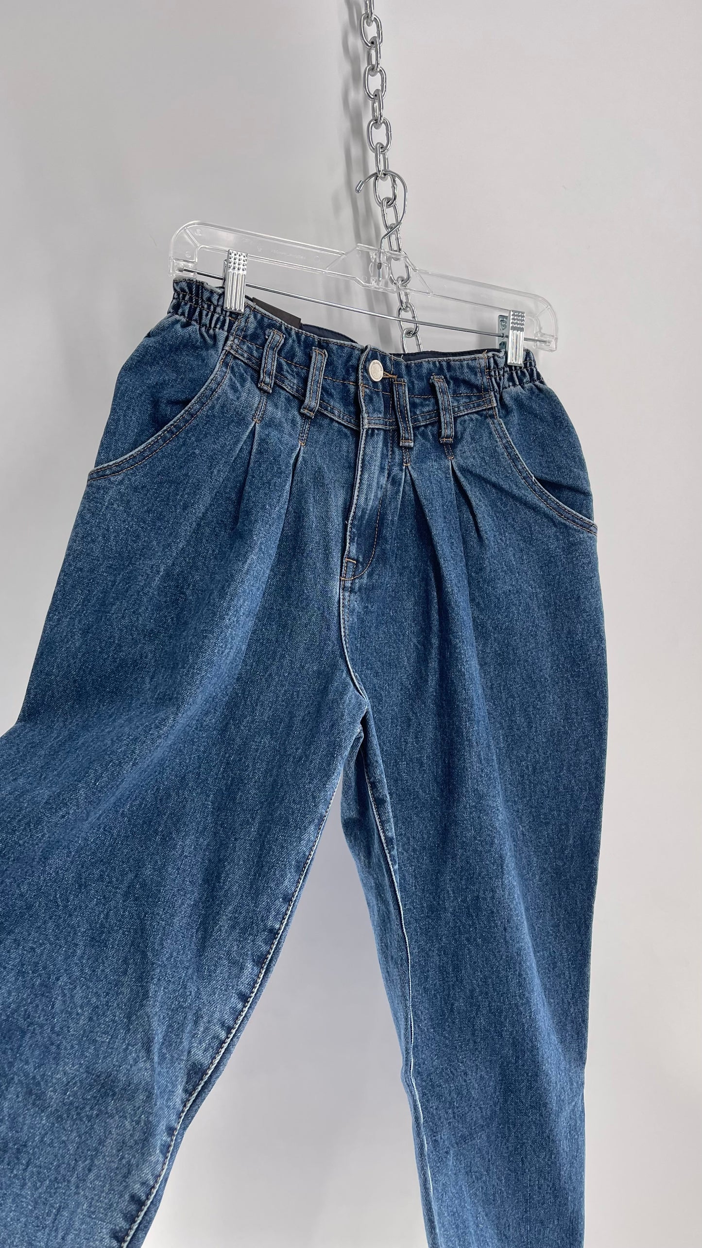 BLANKNYC Baxter Mid Rise Mid Wash Pleated Vintage Style Mom Jean with Tags Attached (27)