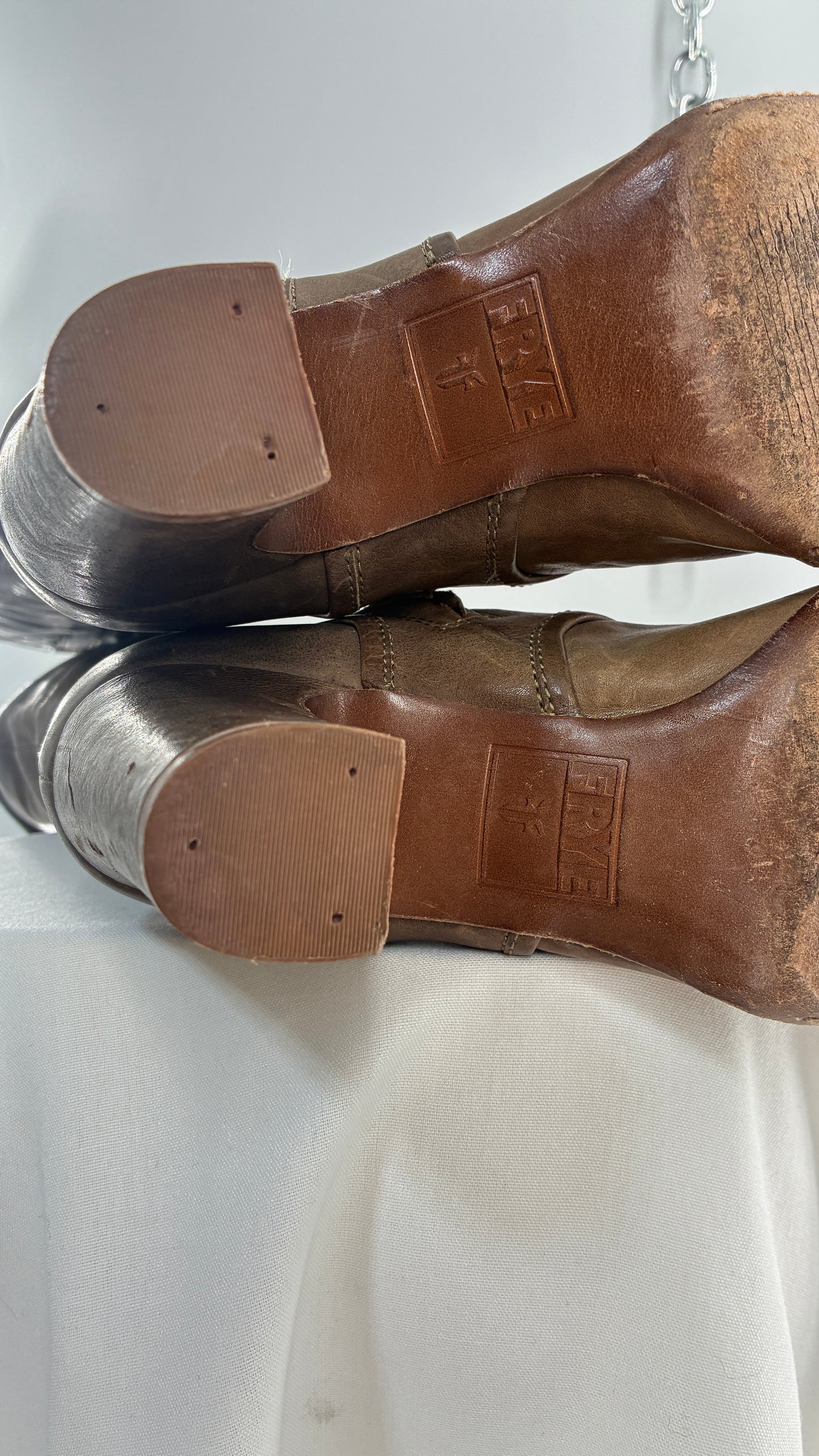 Vintage Limited Edition FRYE Adrienne Taupe Leather Rounded Toe Boots with Button Details (8.5)