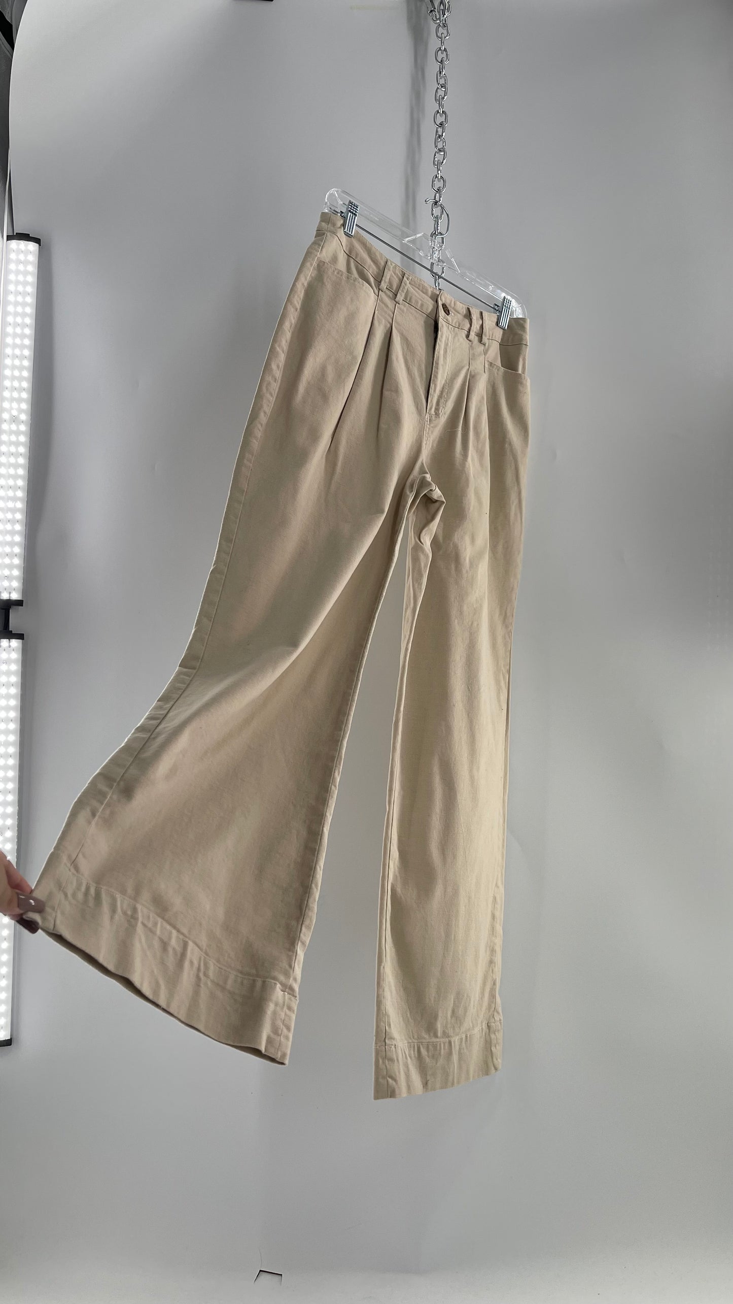 Avec Les Filles 97% Cotton Tan/Neutral Pleated Waist Trouser (S)