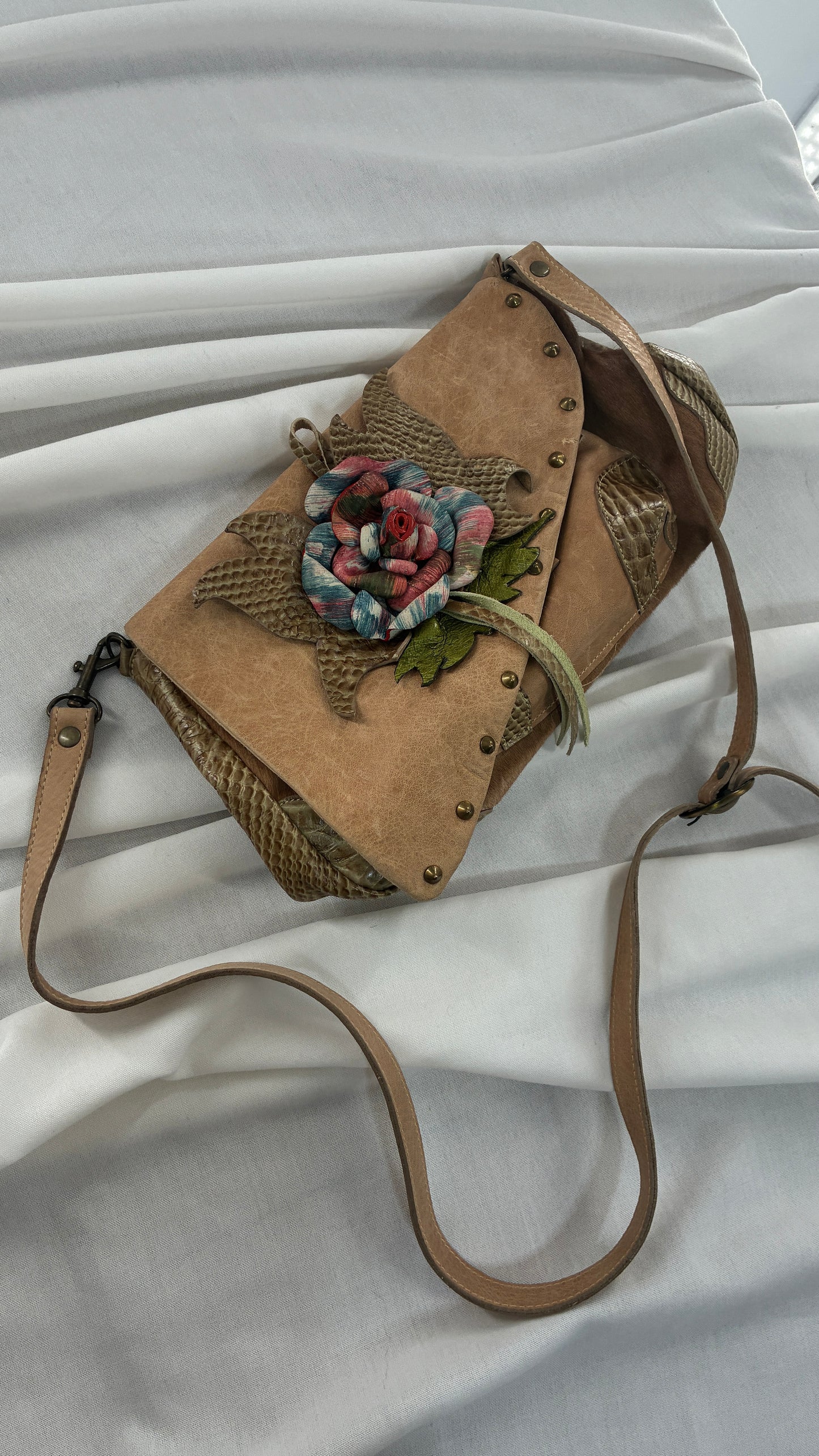 Vintage CLAUDIA ROLDANI Leather Rosette Purse Made in Colombia