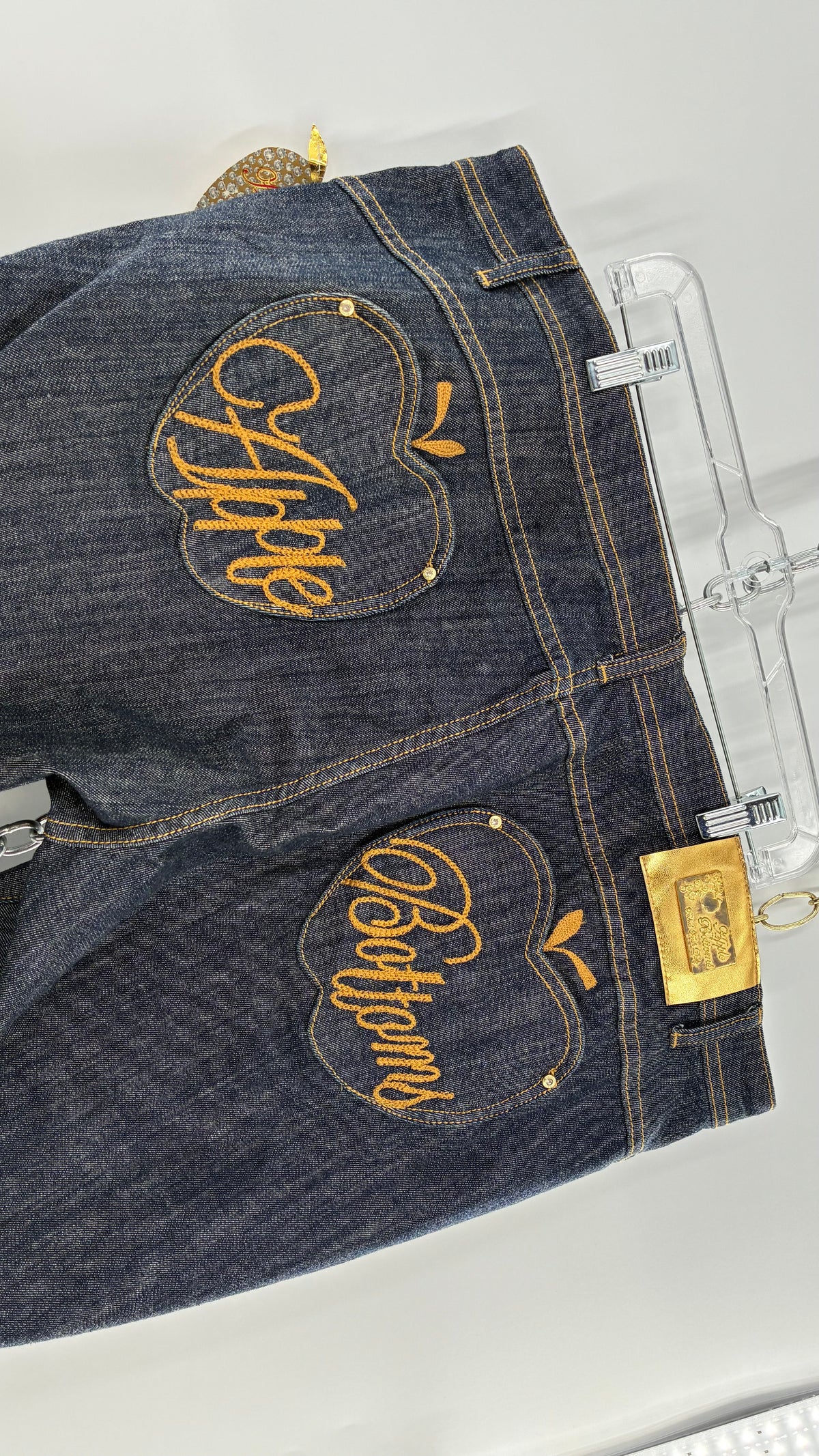 Deadstock Vintage Iconic APPLE BOTTOM JEANS with Apple Pockets and Embroidered Lettering (24)