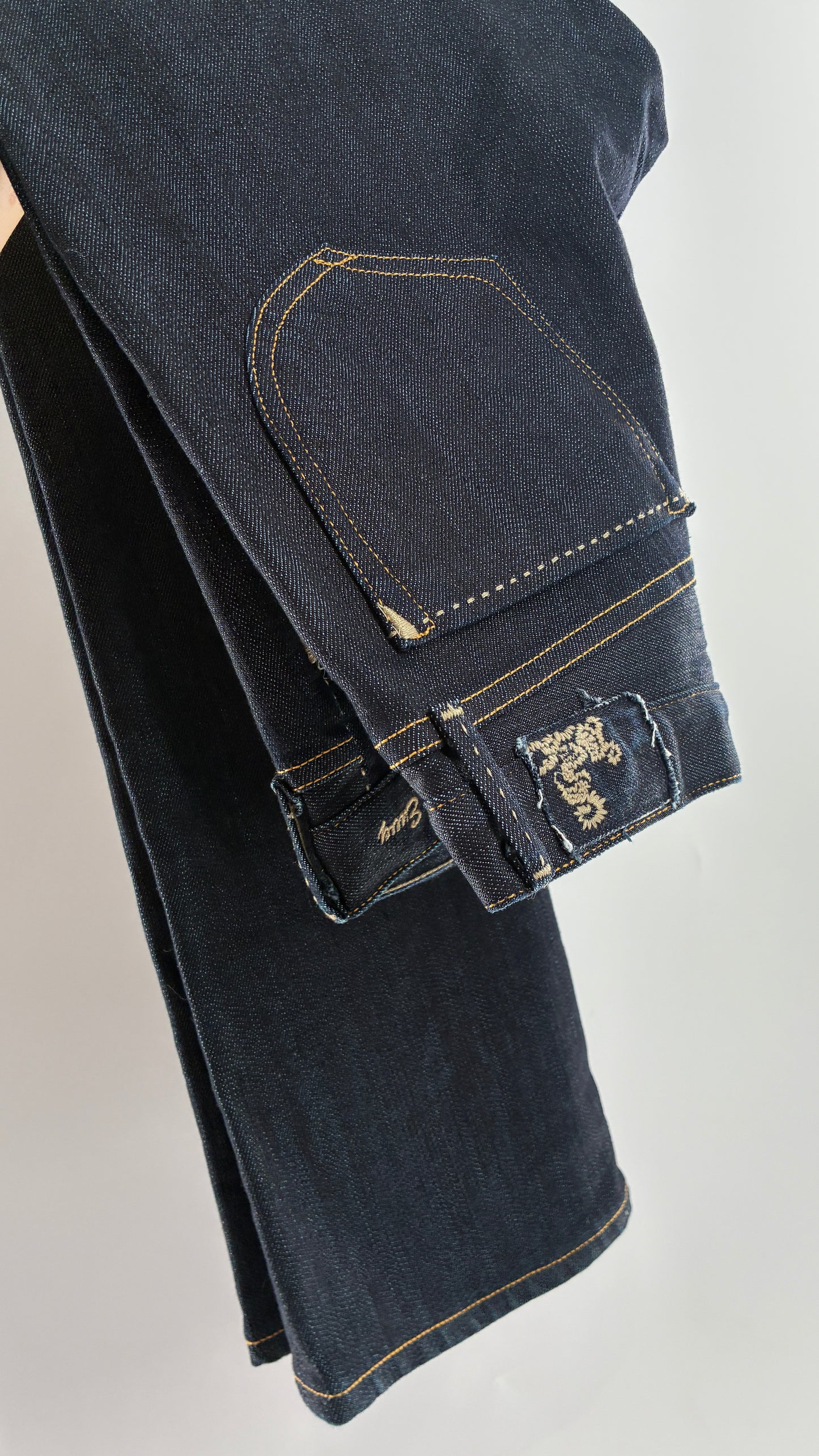 Vintage GOLD SIGN Dark Wash Low Rise Jeans (26)