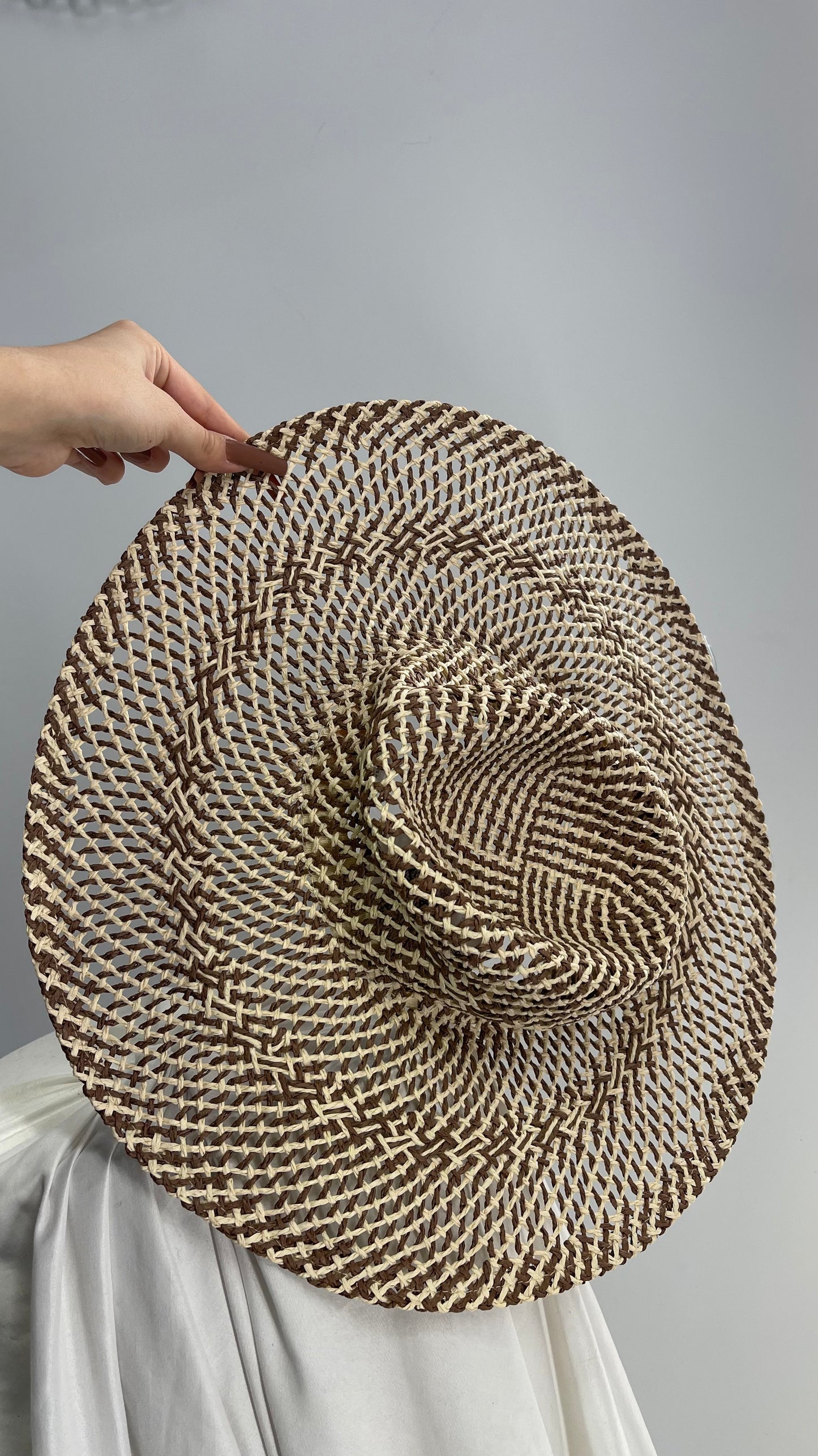 Anthropologie Four Buttons by San Diego Hat Co Brown and Beige Straw Sun Hat