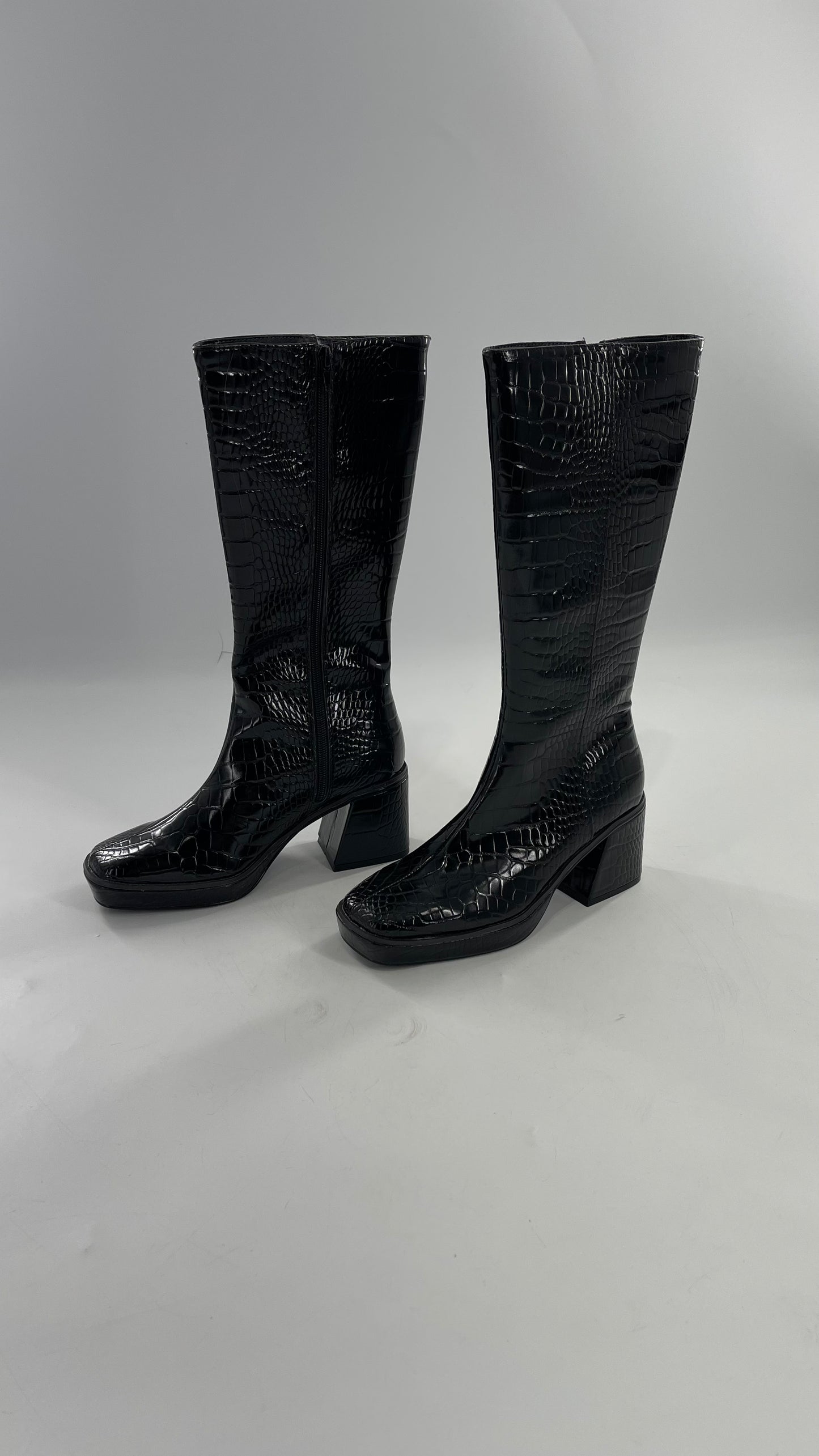 Urban Outfitters Black Crocodile Embossed Knee High Heel Boots (6)