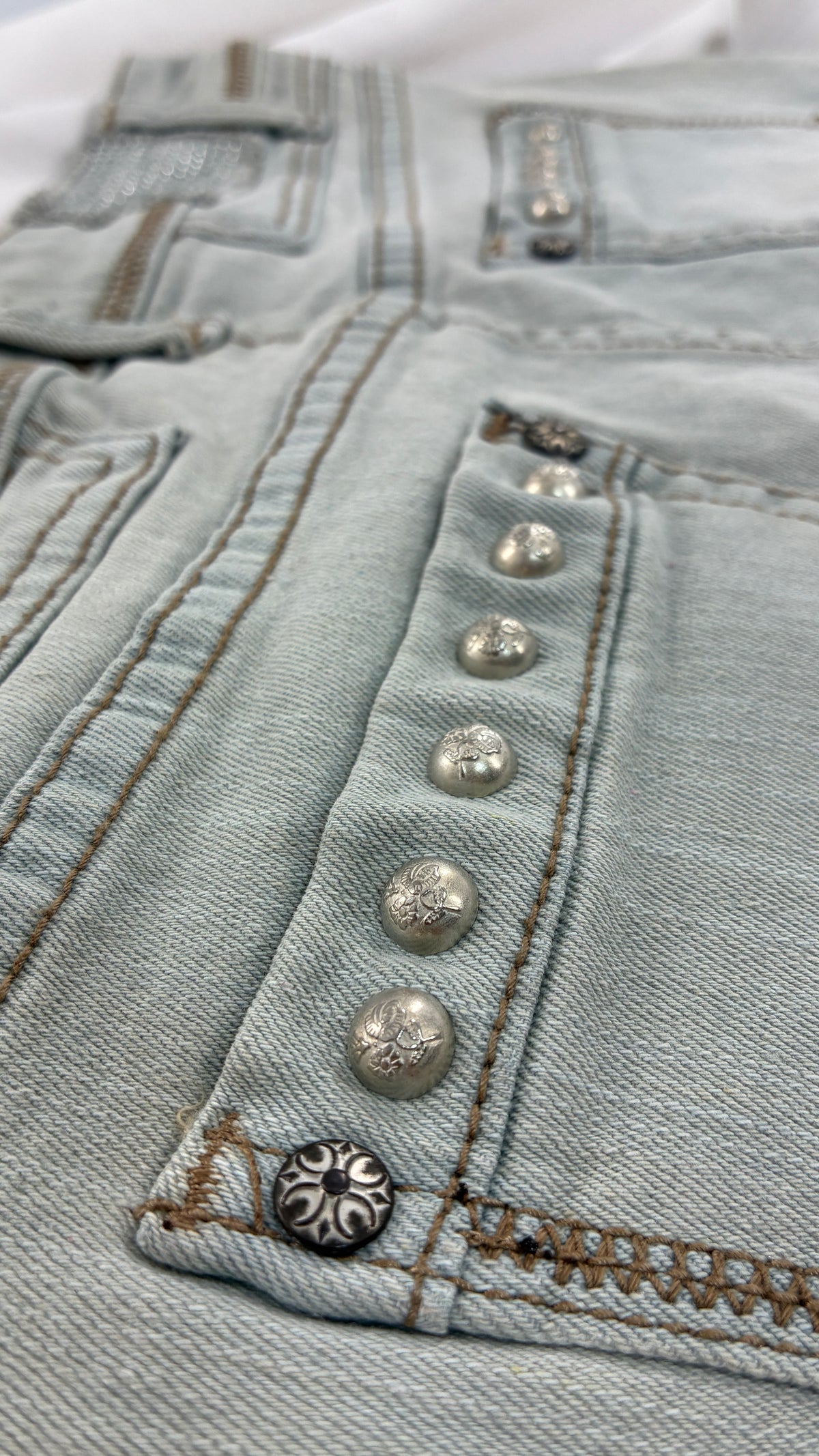 Deadstock Vintage Stylebook Light Denim Mini Skirt with Heavy Engraved Studs and Pleated Details (Small)