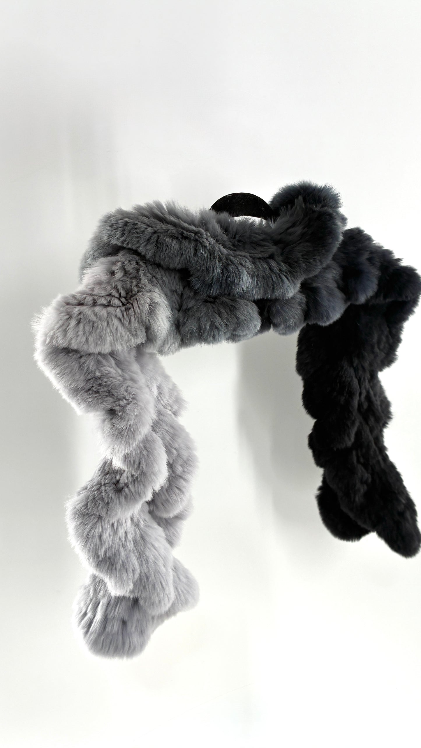 Vintage LINDA RICHARDS LUXURY Genuine Rabbit Fur Gradient Gray to Black Scarf