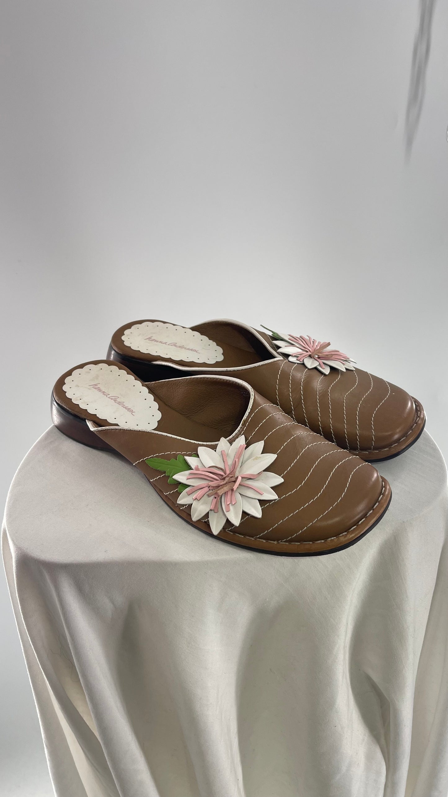 Vintage Hanna Anderson Light Brown Leather Slide Ons with White Stitching and Flower Appliqués (38)