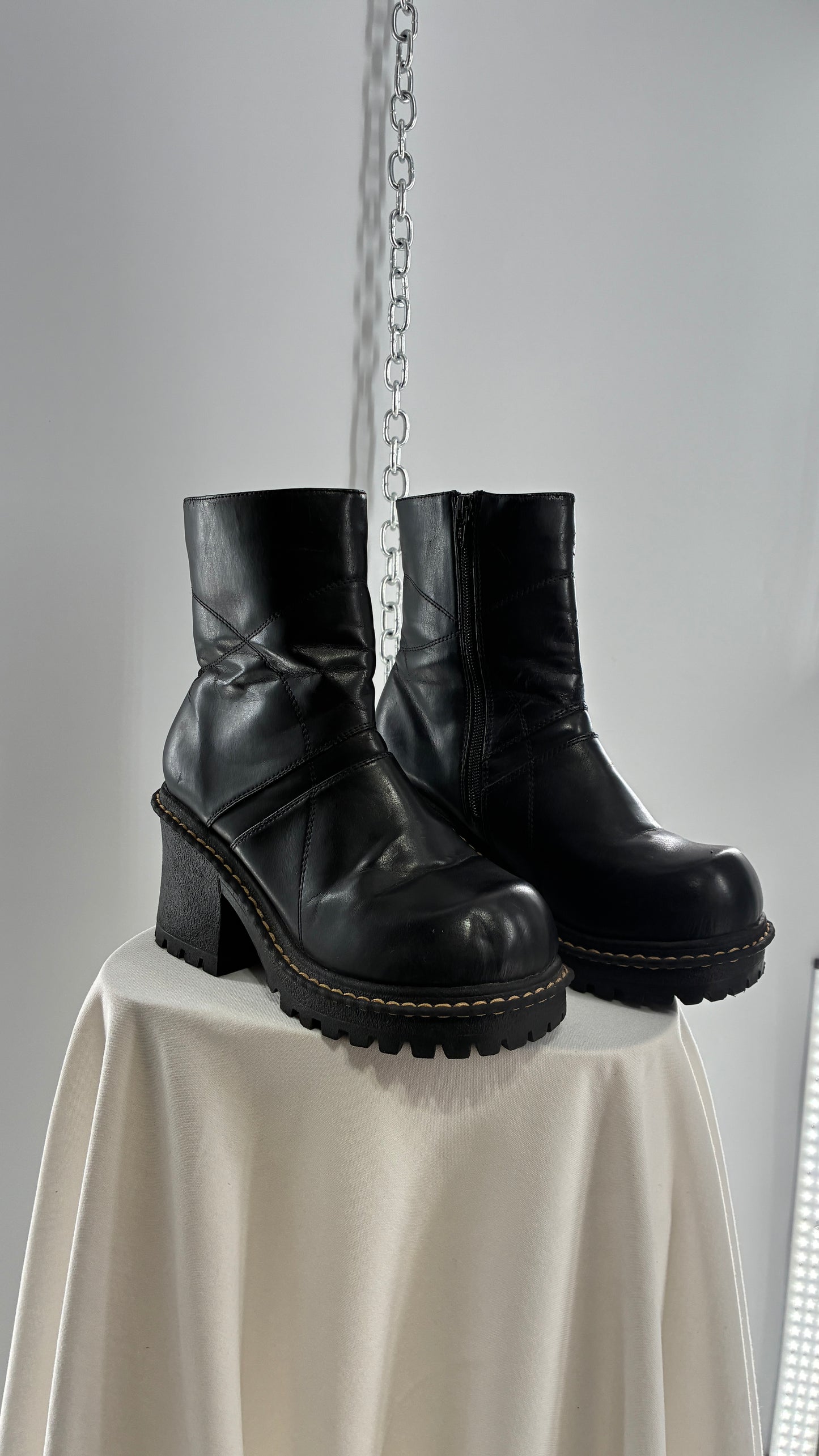 Vintage ROUTE 66 Black Chunky Heel Round Toe Boot  (8.5)
