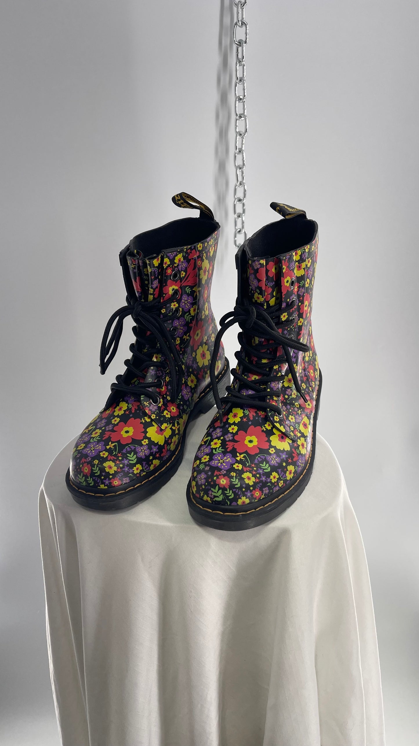 Doctor Martens Flower Printed Rubber Boots (9L 8M)