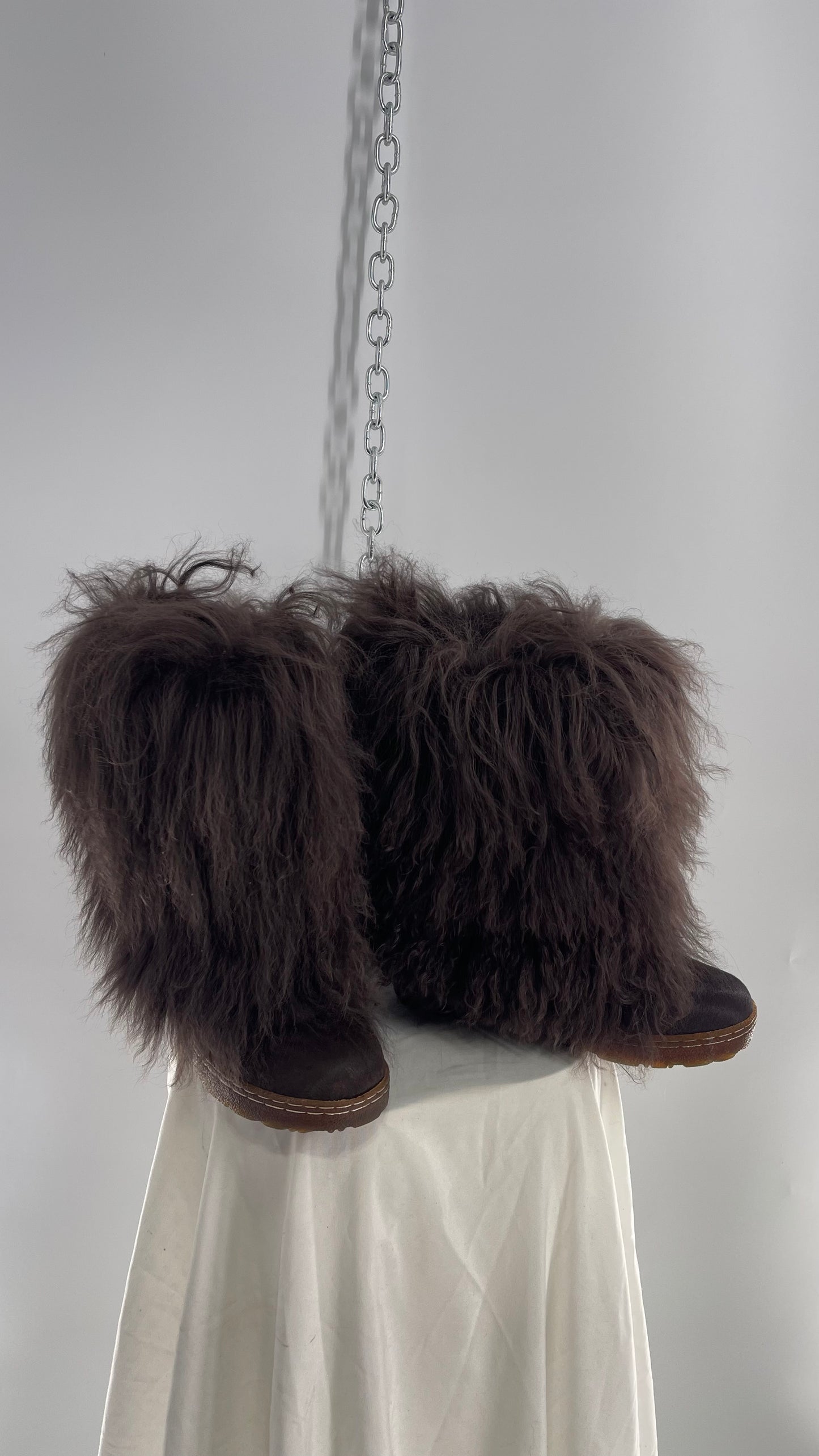 Vintage BEARPAW Boetis Chocolate Cow Hair and Curly Lamb Fur Exaggerated Fuzzy Boots (7)