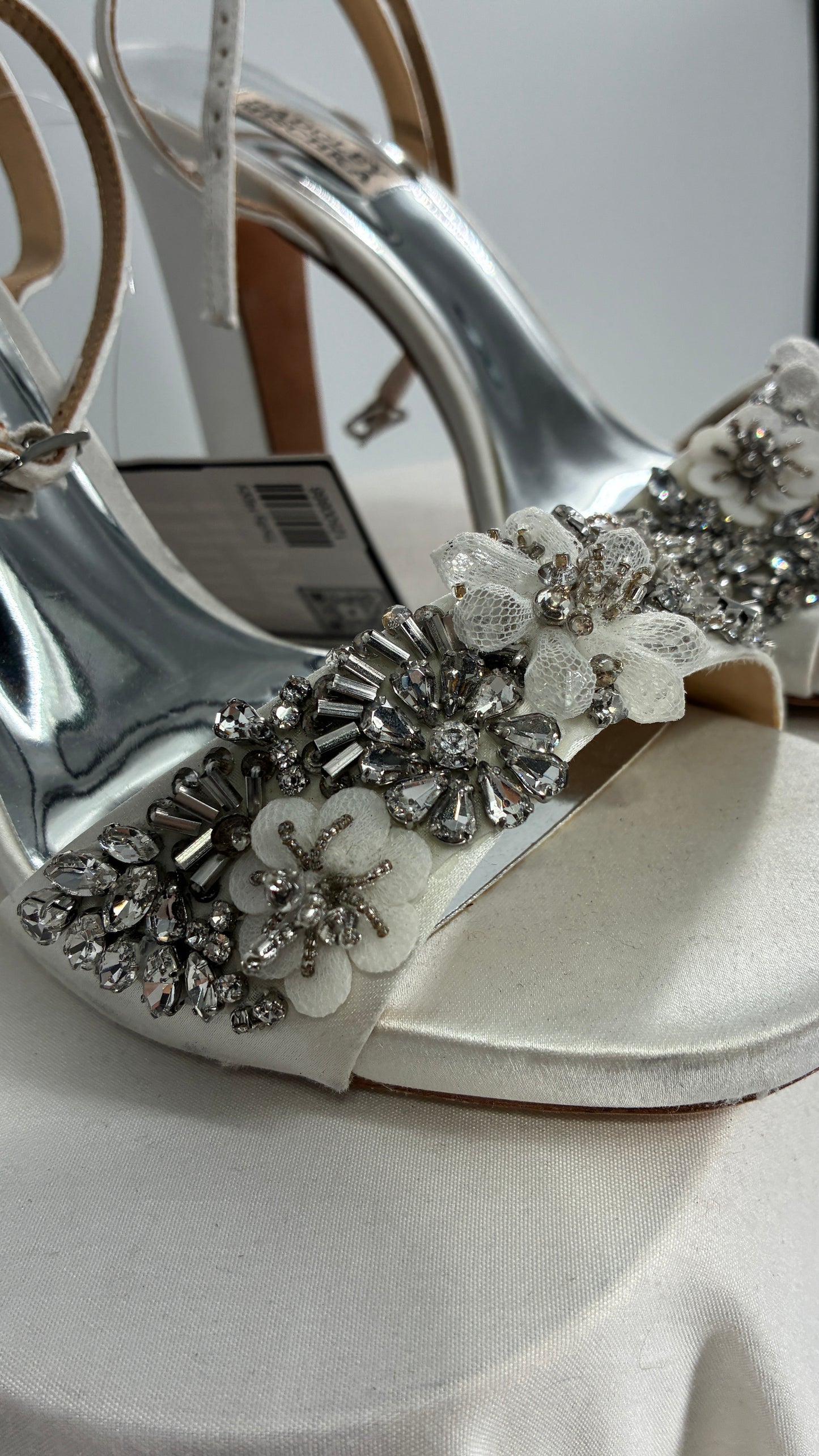 BADGLEY MISCHKA White Square Toe Embellished Florals Heels (9.5)