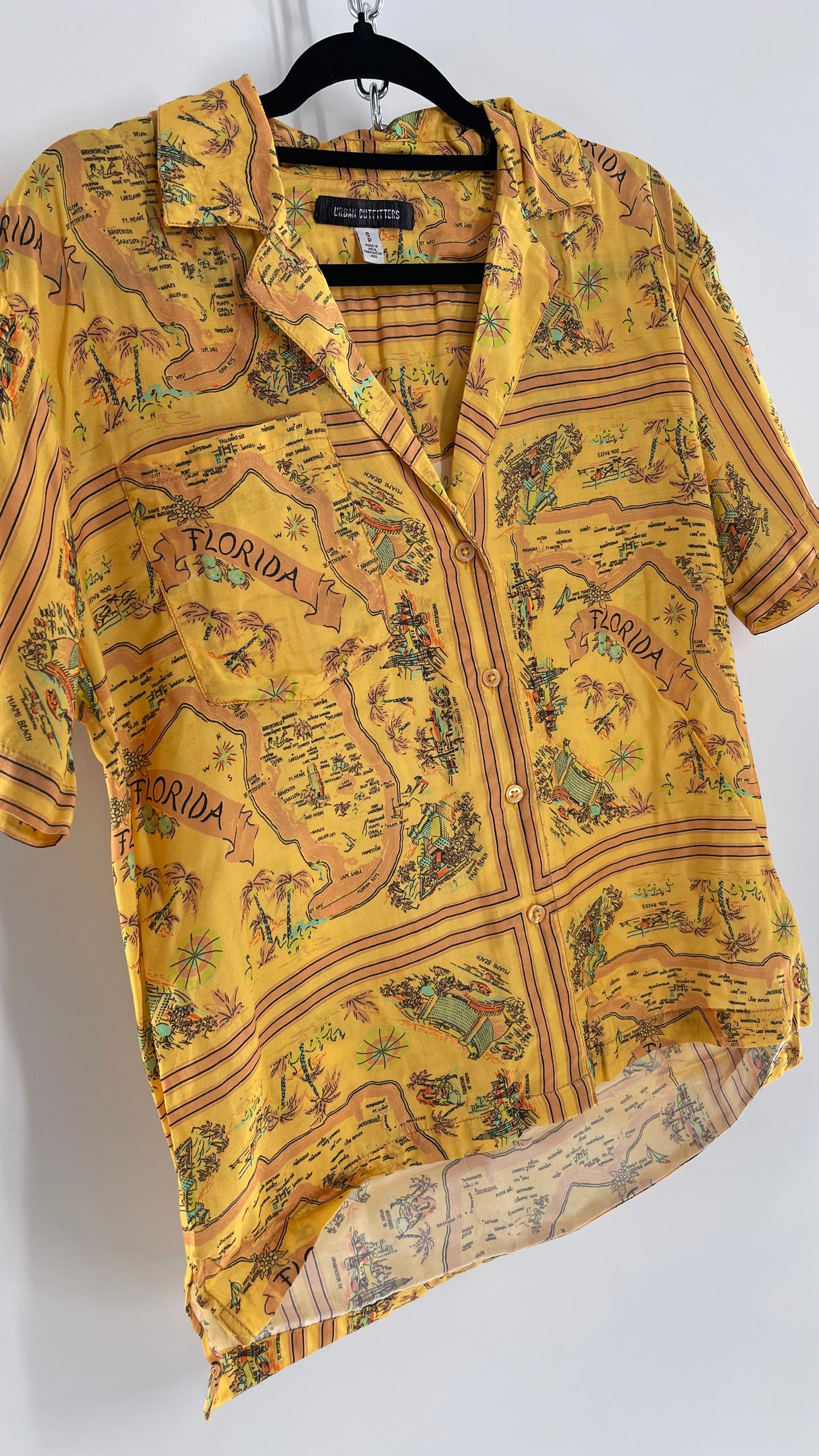 Urban Outfitters Yellow Old School Map of Florida Men’s Button Up (Small)