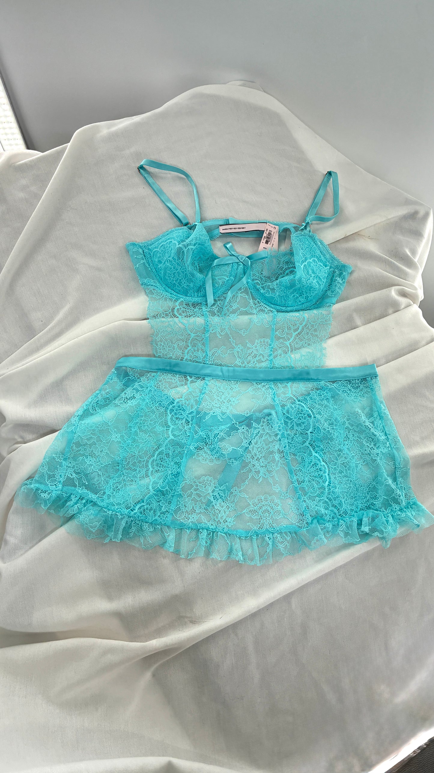 Deadstock Vintage VICTORIA’S SECRET  Baby Blue Lace Apron with Tags (Medium)