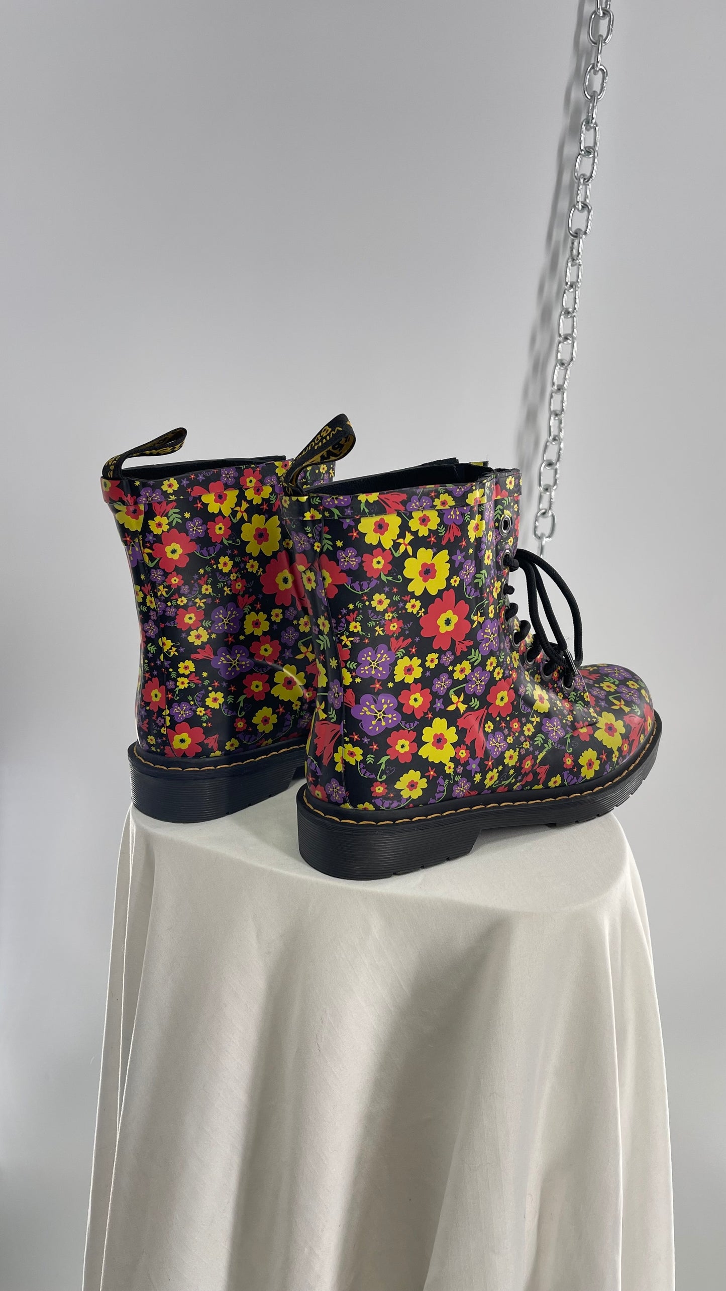 Doctor Martens Flower Printed Rubber Boots (9L 8M)