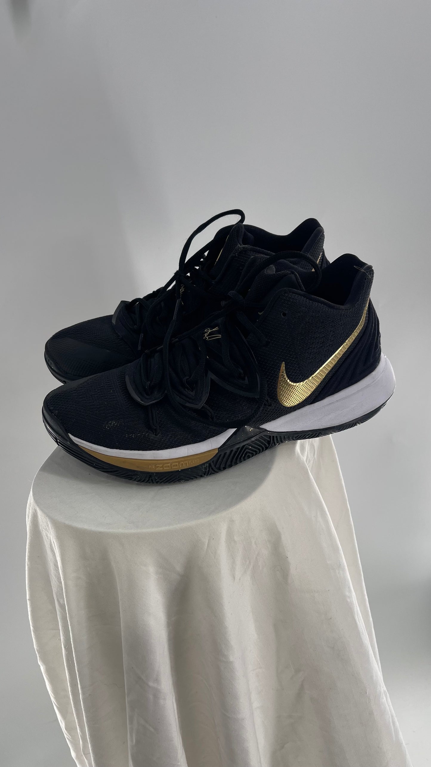 Nike Kyrie 5 Black Metallic Gold (9.5)