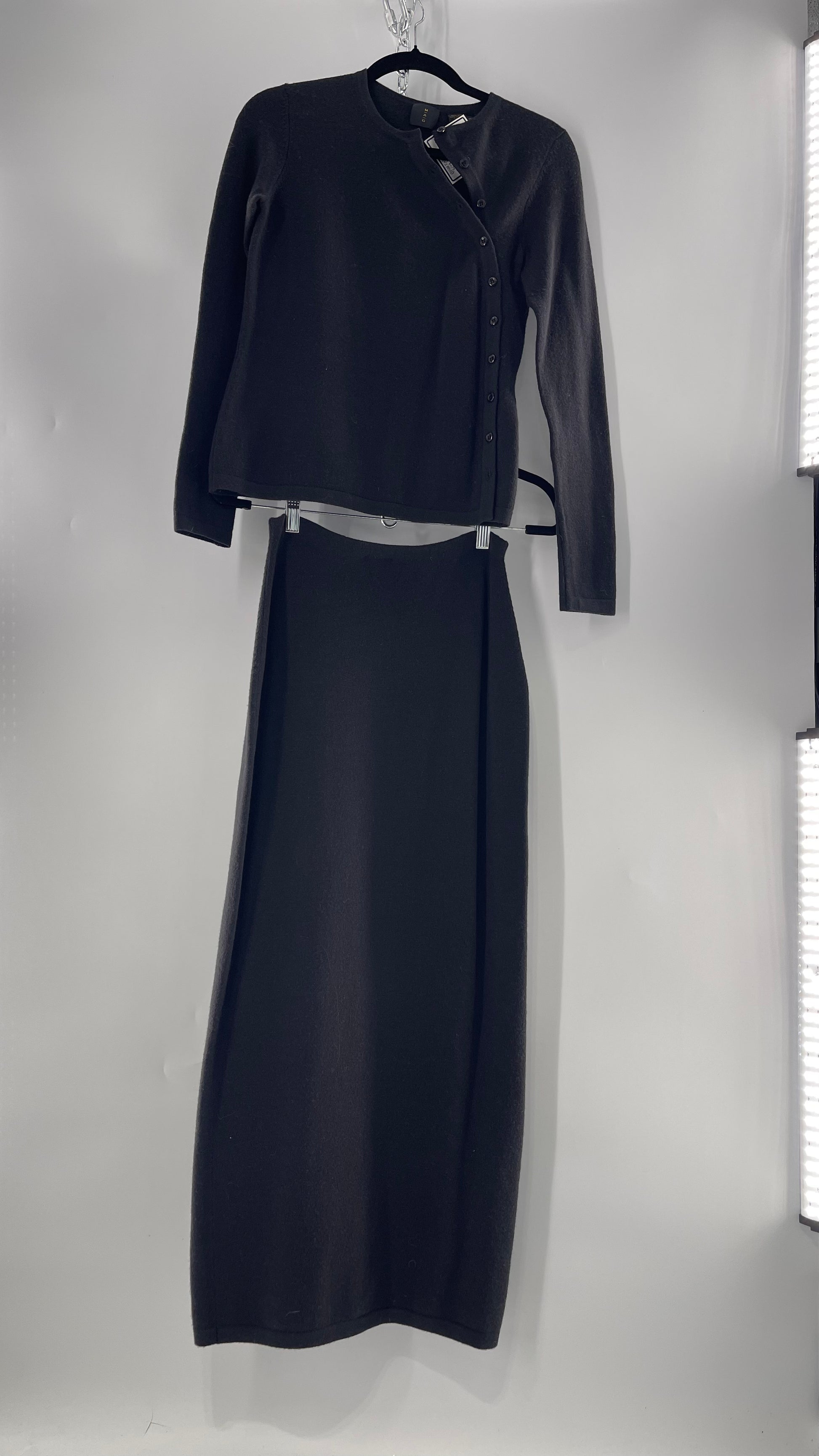 Vintage MAGASCHONI 80% Wool and 20% Spandex Black Button Front Long Sl The Thrifty Hippy Vintage MAGASCHONI 80% Wool and 20% Spandex Black Button Front Long Sl The Thrifty Hippy
