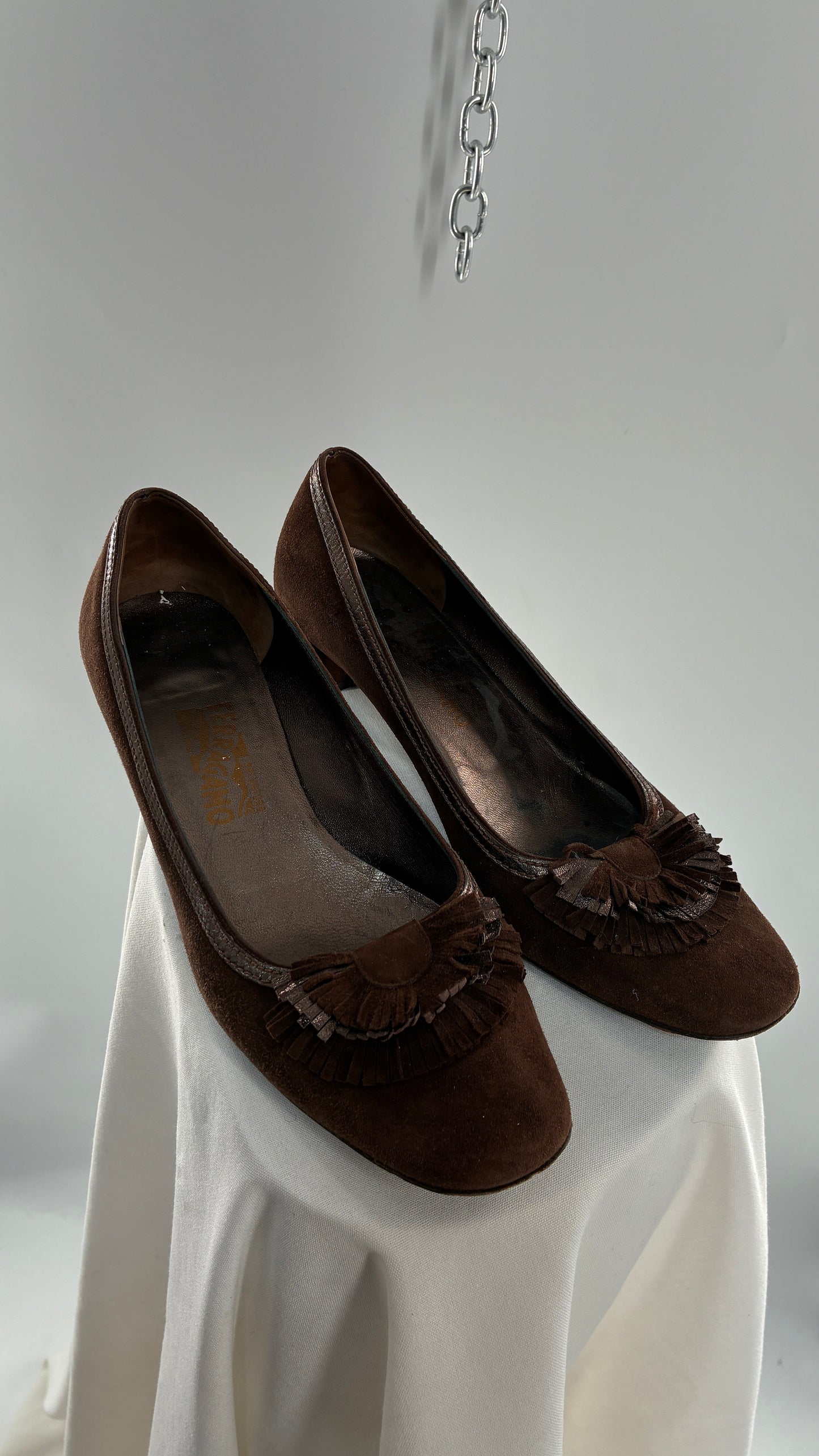 Vintage SALVATORE FERRAGAMO Brown Suede Leather Kitten Heel (10.5)