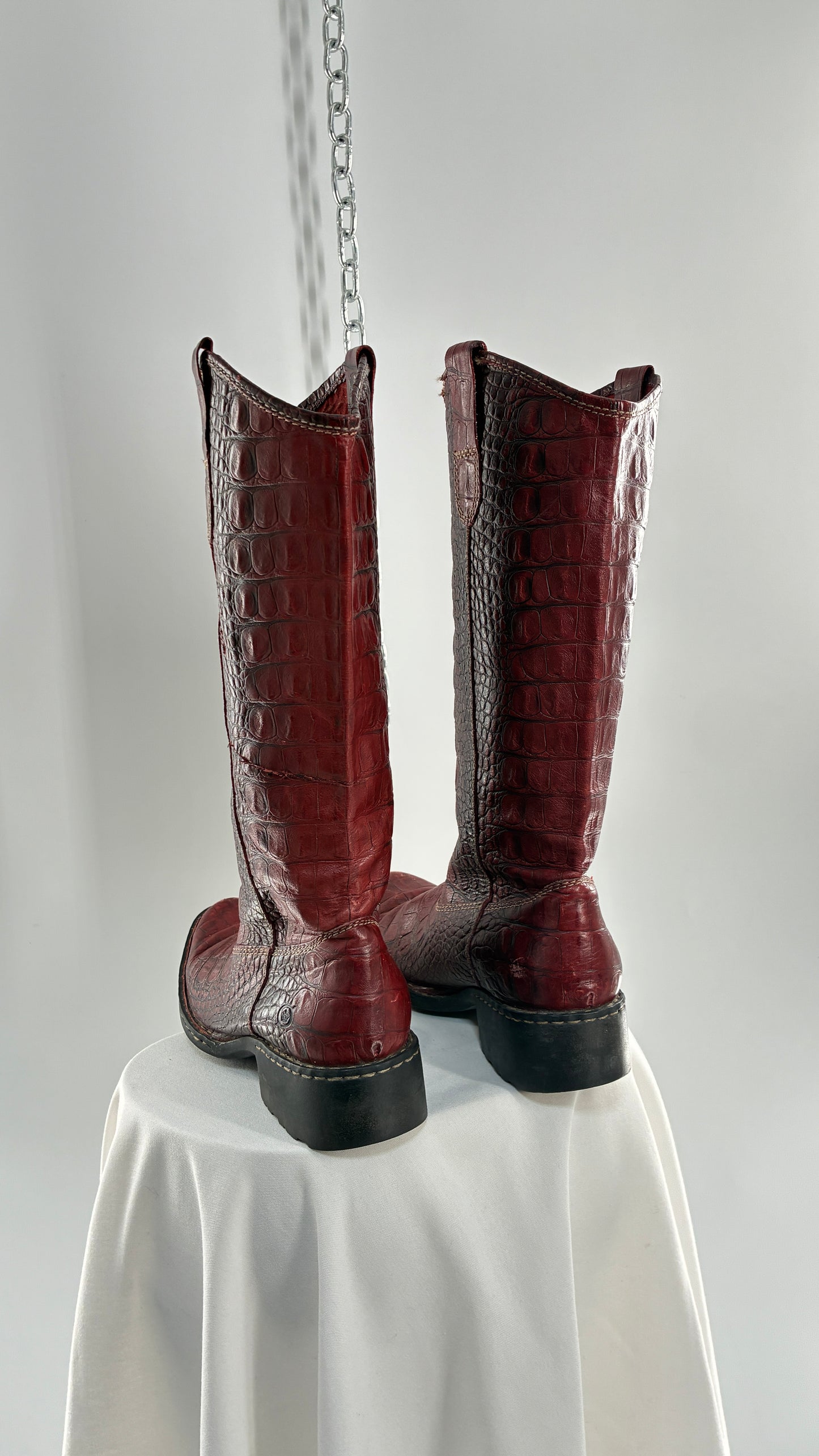 Vintage BORN Red Genuine Leather Crocodile Embossed Pointed Toe Boots (8.5)