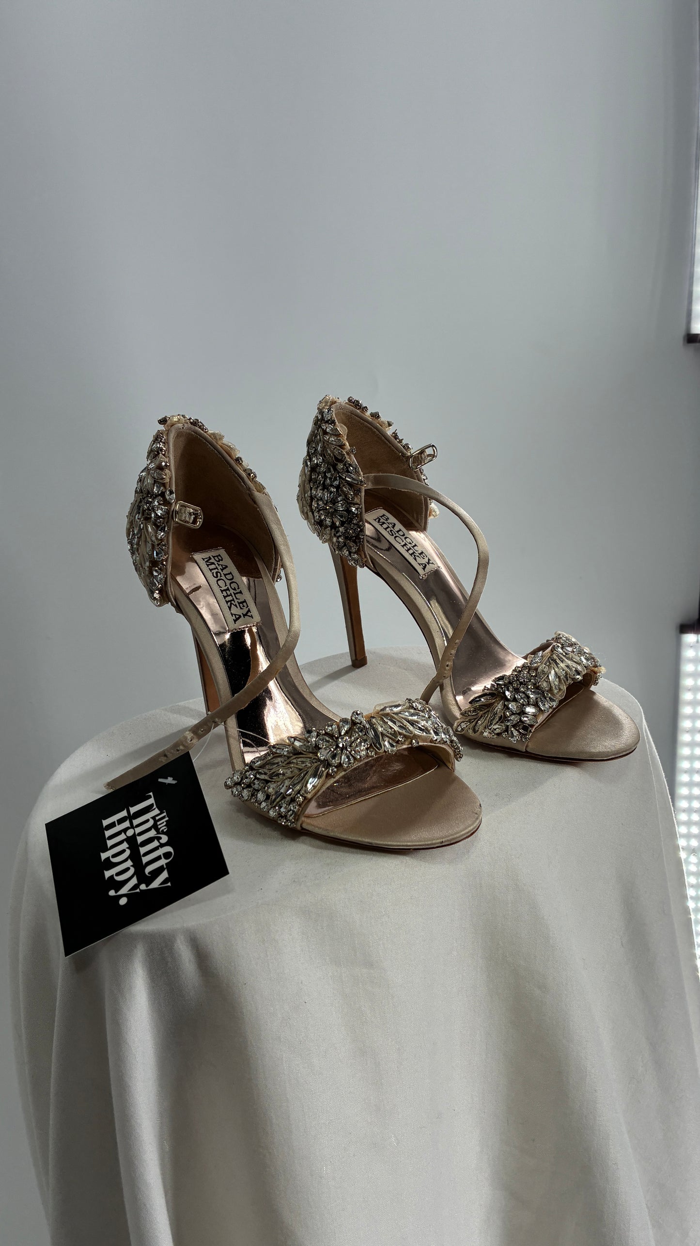 BAGDLEY MISCHKA Champagne Rhinestone Encrusted Embellished Round Toe Heels (5.5)