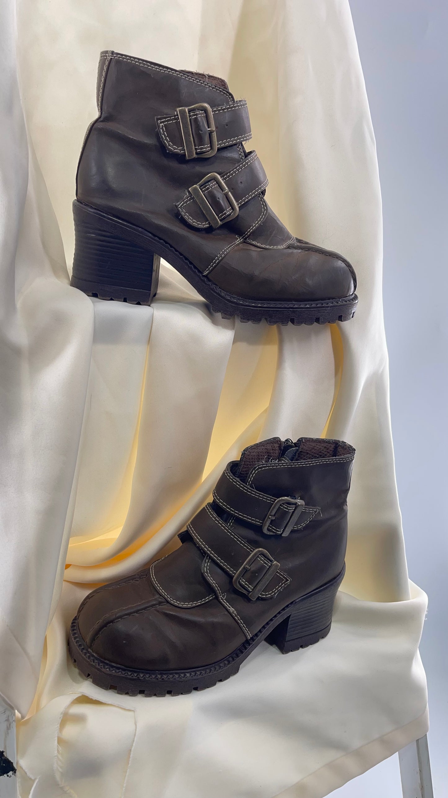 Vintage No Boundaries Brown Chunky Heel Platform Cross Front Buckle Boots (7)