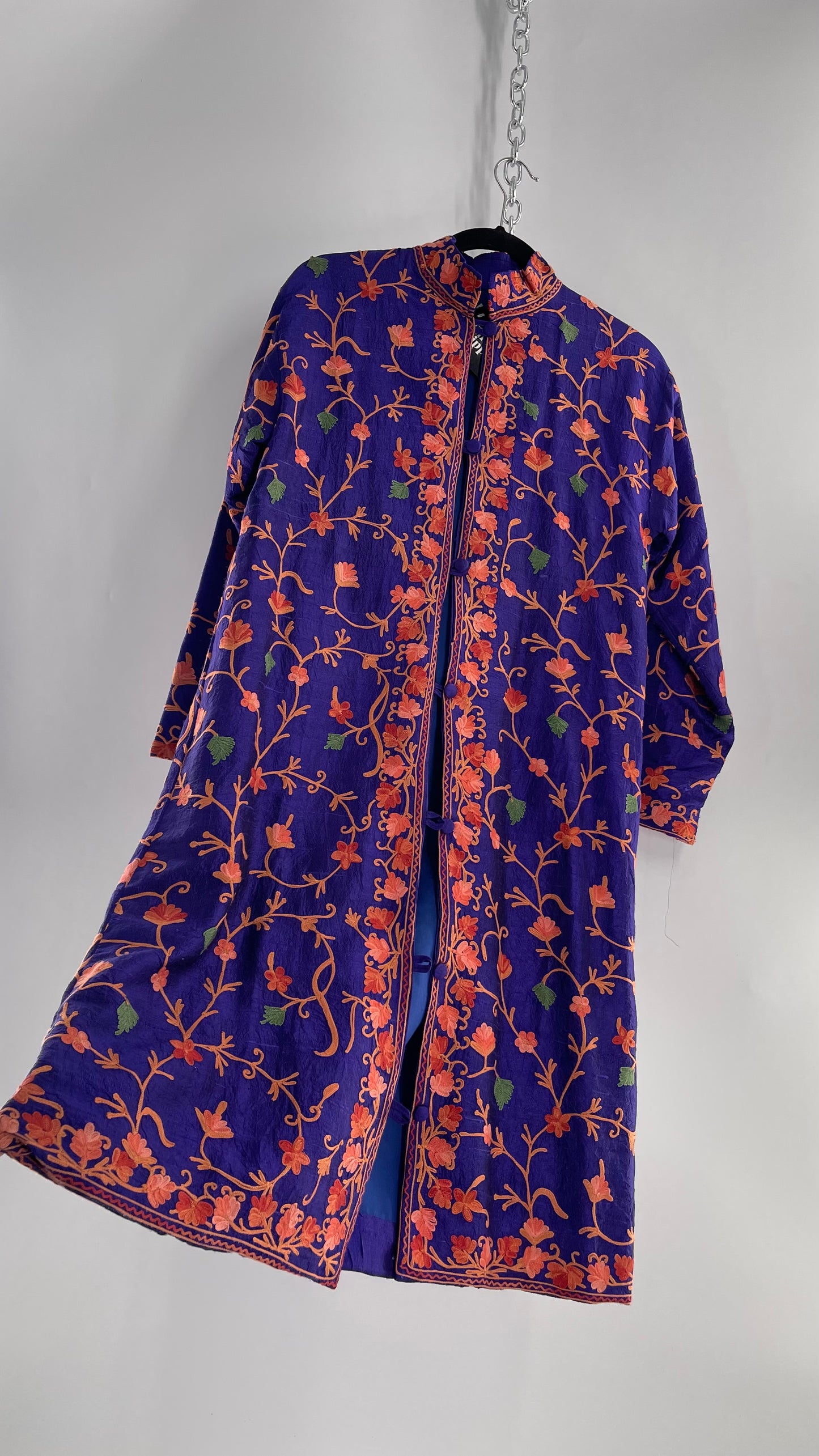 Vintage 1970s Indian Silk Long Purple Kashmiri Coat with Contrasting Embroidered Coral/Salmon Florals (S/M)