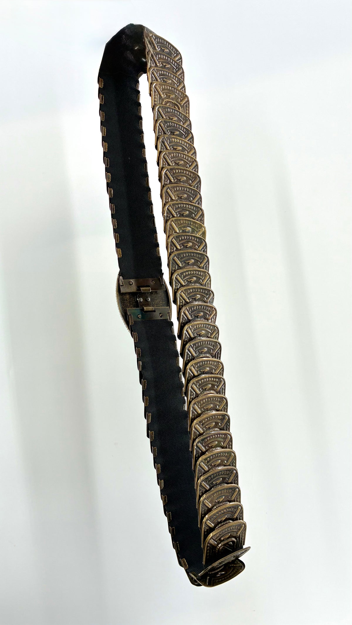 Vintage Antique Gold-Tone Scale Belt With Ornate Oval Buckle (L/XL)