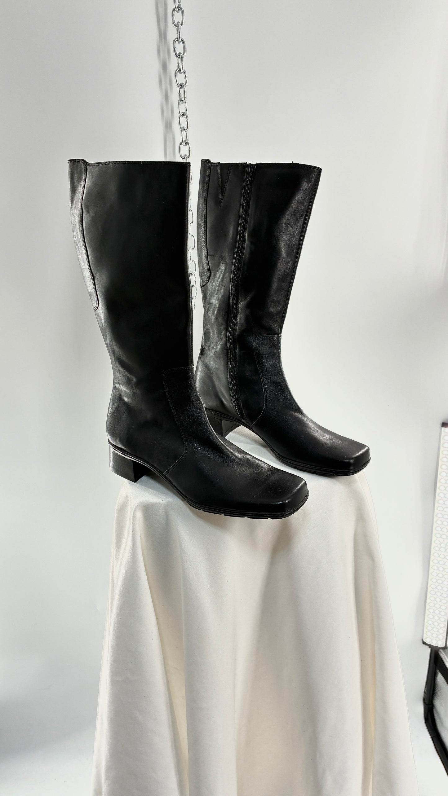 Vintage BANDOLINO 1990s Black Square Toe Boots (9.5)