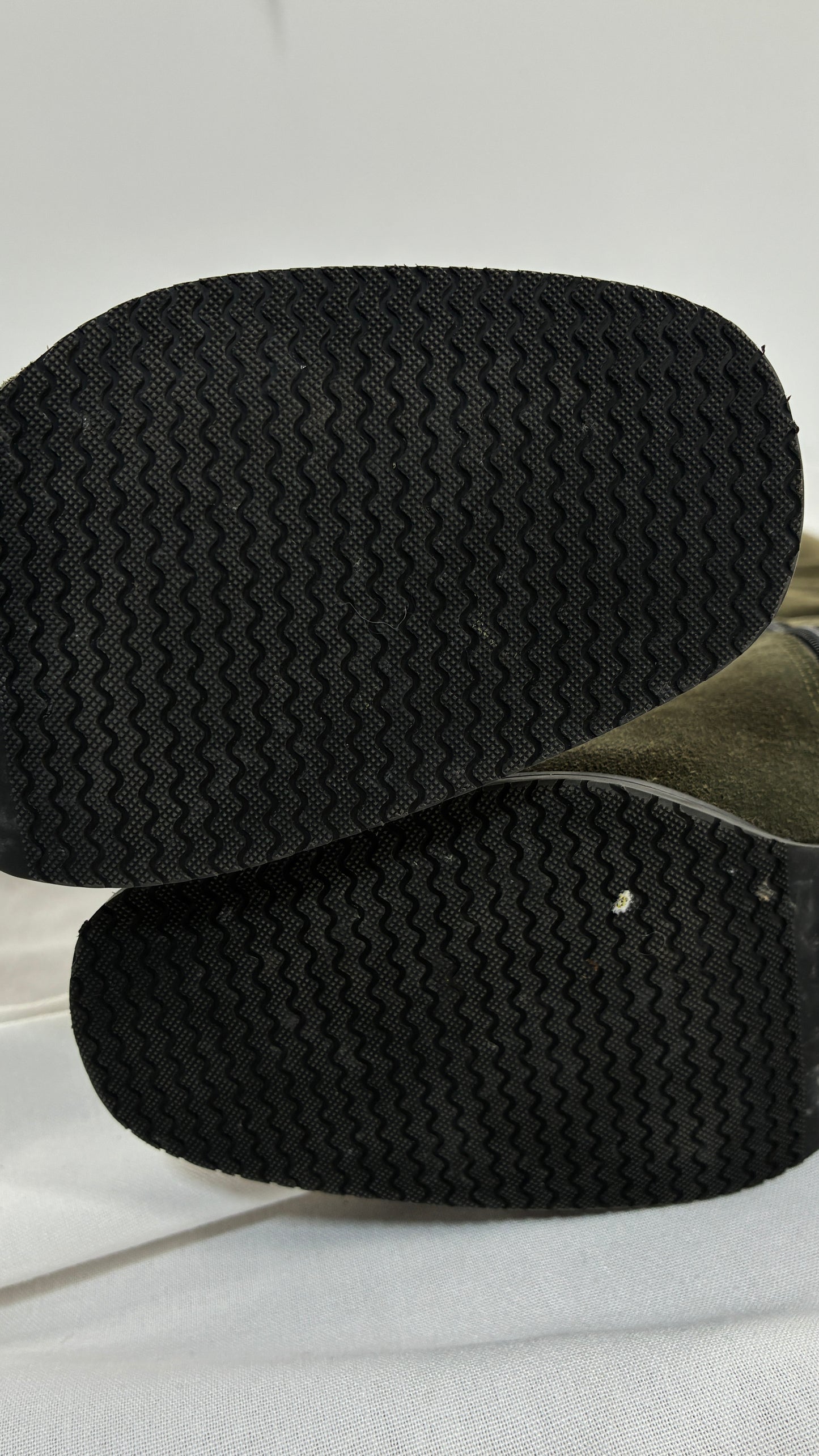 Vintage ERIC MICHAEL Olive Green Suede Boots Square Toe Knee High Boots (36)