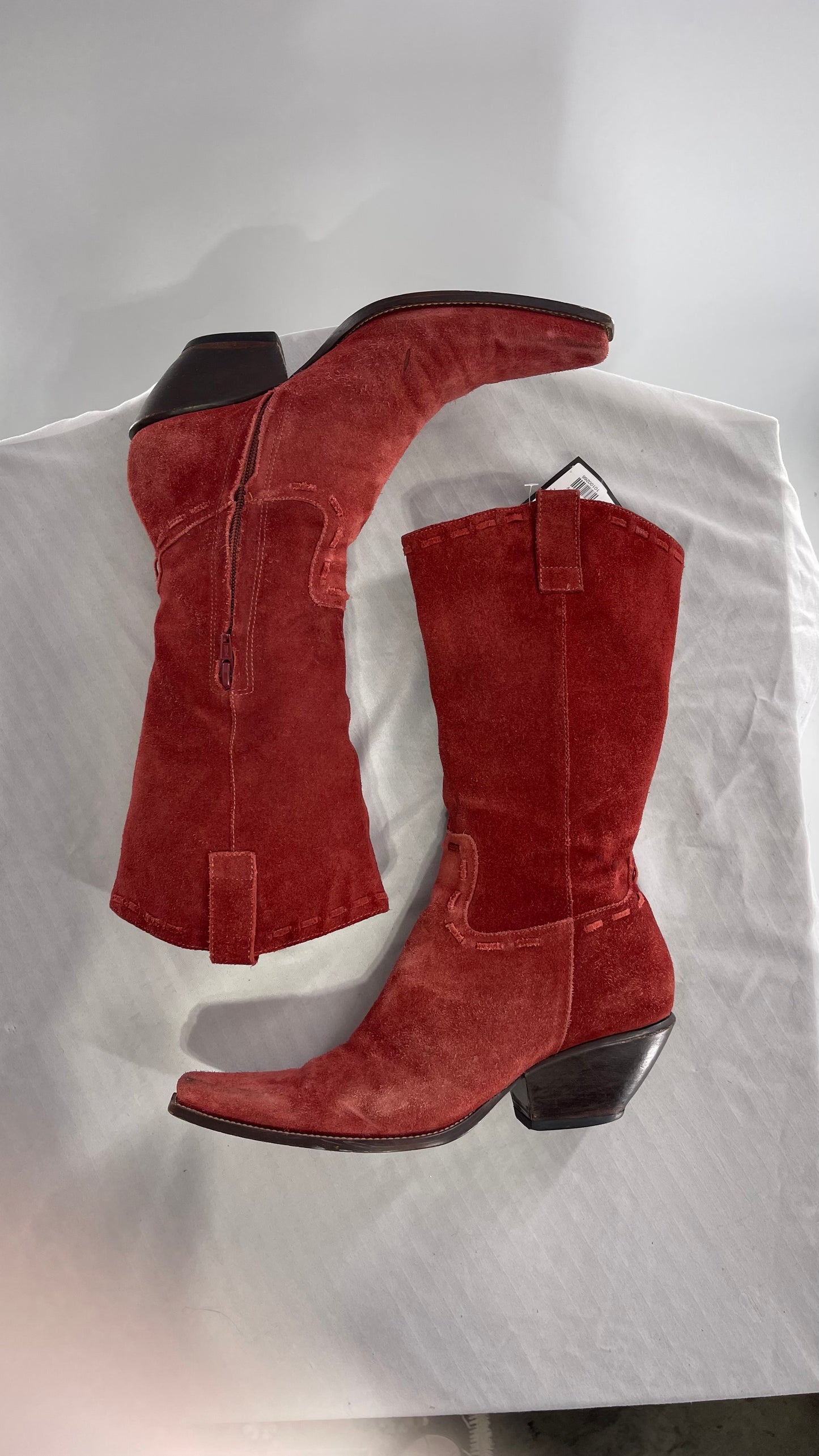 Vintage BCBG Red/Burnt Orange Pointed Toe Cowboy Boots (7)