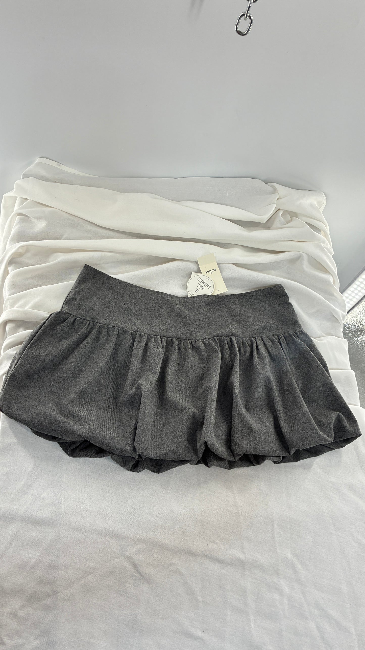 HOLLISTER Grey Bubble Hem Minu Skirt with Tags Attached  (Medium)