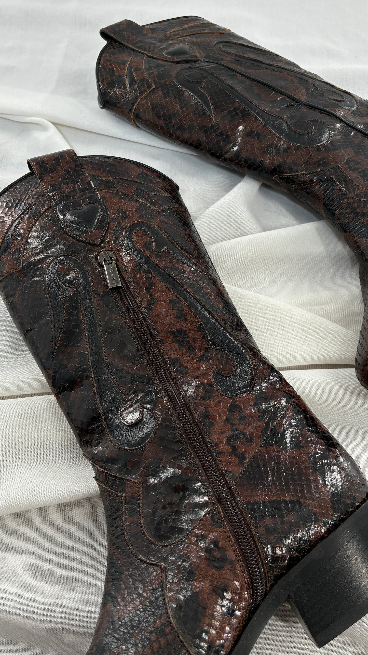 Vintage LABLANC Snakeskin Cowboy Boots with Hearts Made in Italy (36)