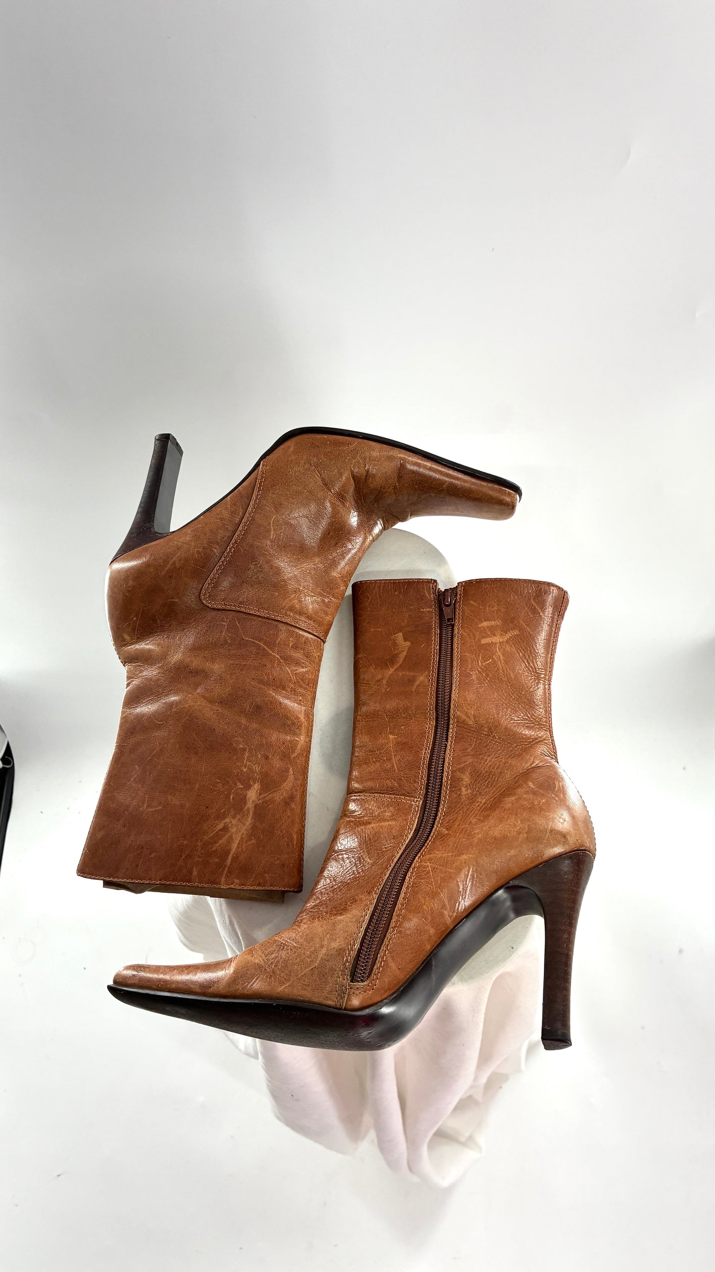 Vintage 1990s STEVE MADDEN Joesie Distressed Leather Pointed Square Toe Booties Made in Brazil (8)