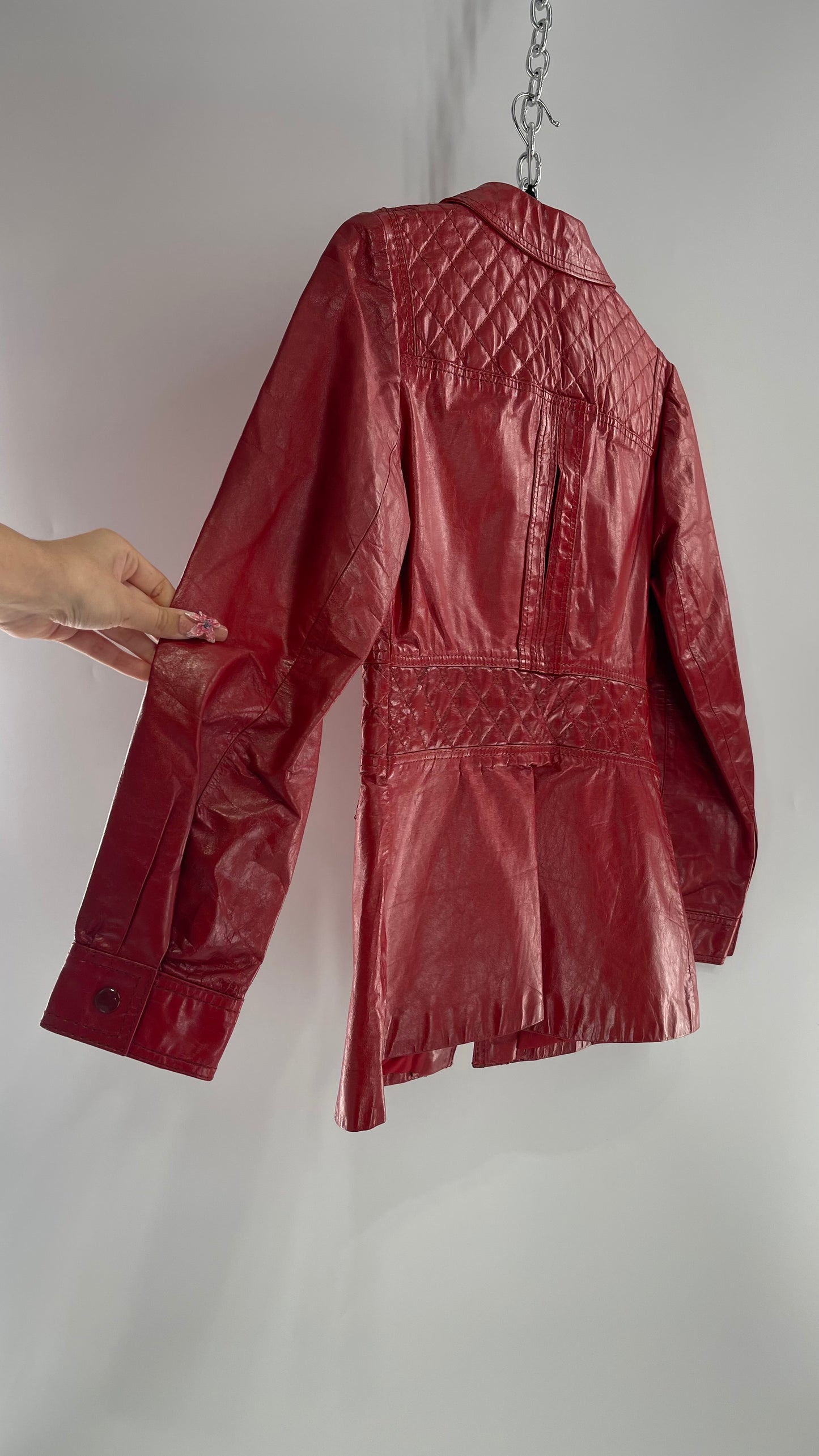 VINTAGE 1970s Ms Pioneer Red Leather Coat with Quilted Waistline (10)