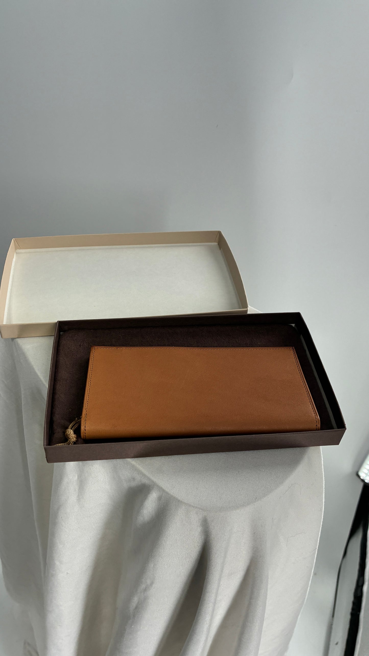 Vintage Hartmann Brown Leather Wallet with Paperwork and Original Box