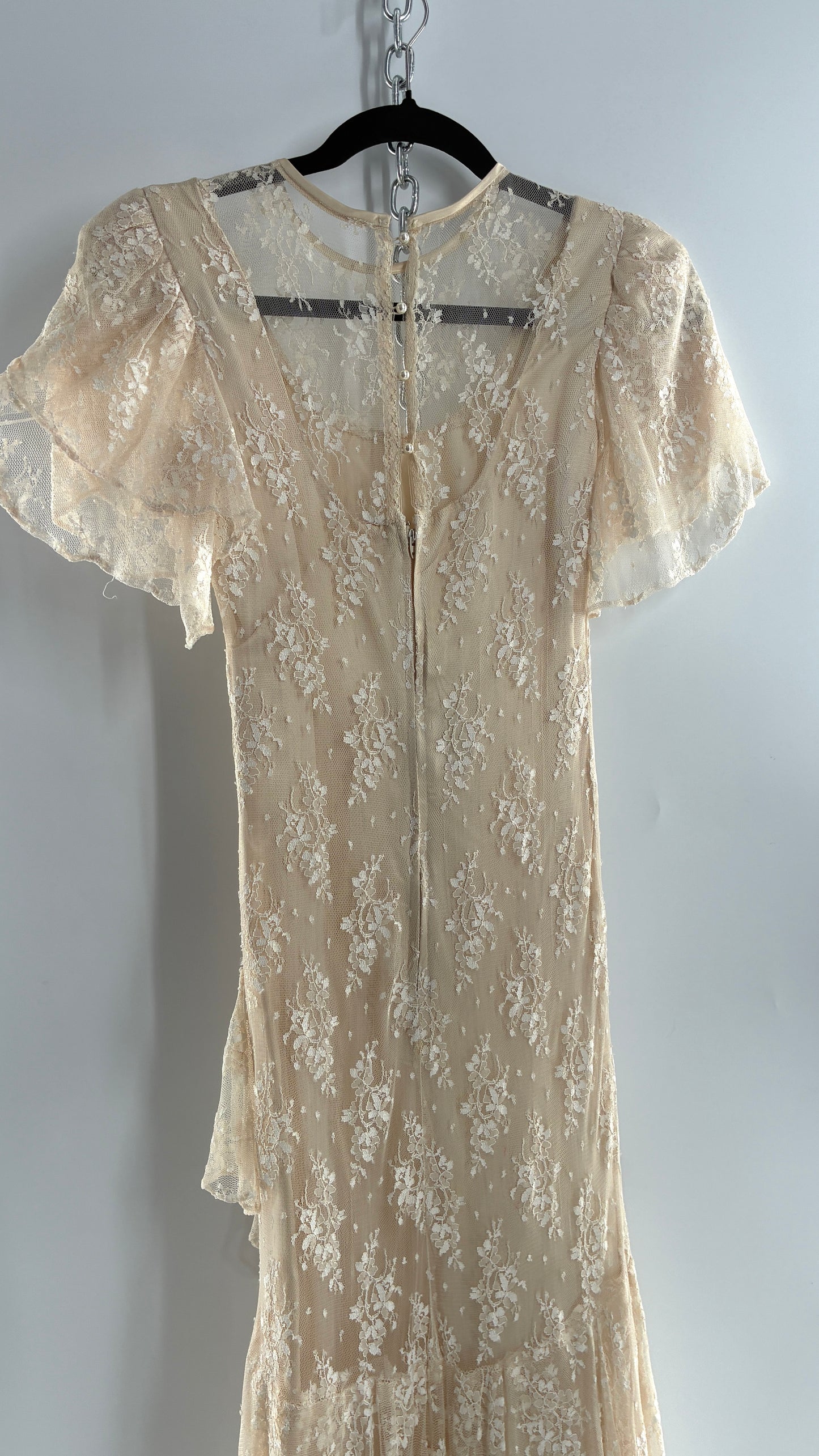 Vintage Ivory Lace Gown with Petal Sleeves, Tiered Hemline (5/6)