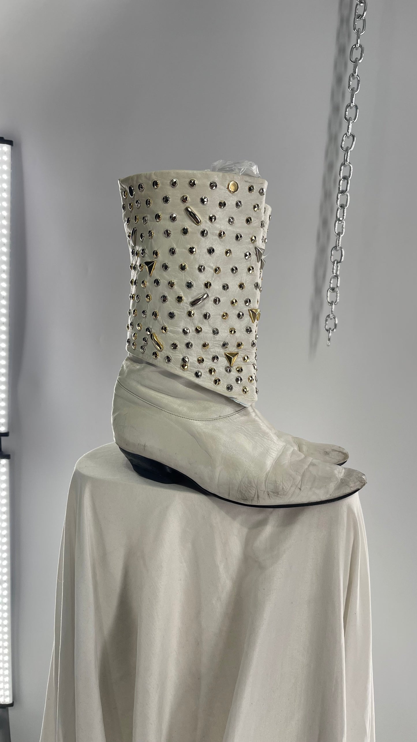 Vintage 1980s Fantasy Collection White Leather Pointed Boots with Mixed Metal Studs (8)