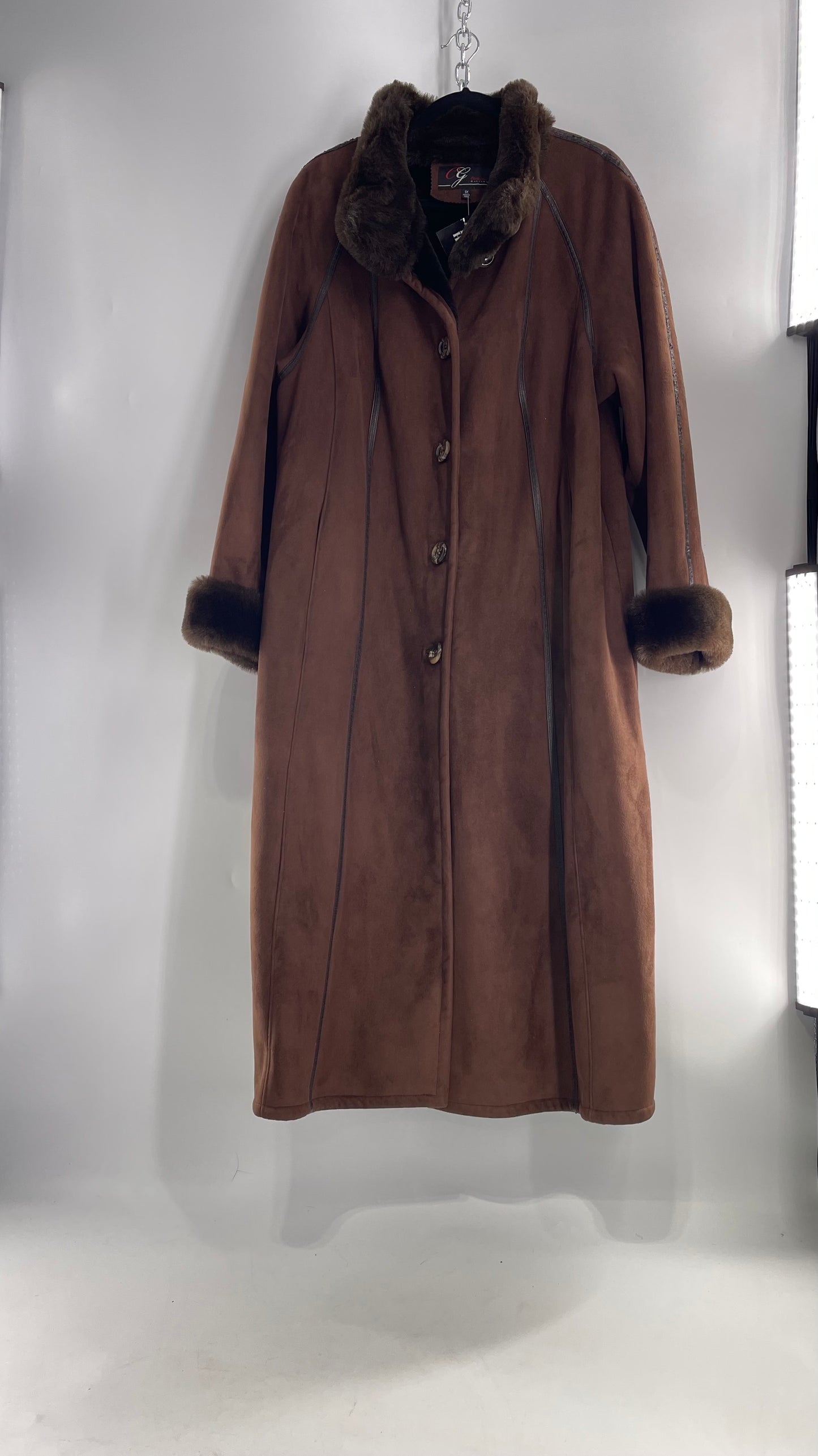 Vintage CG Collection Brown Coat with Faux Leather Piping and Faux Fur Cuffs and Collar (C)(XL)