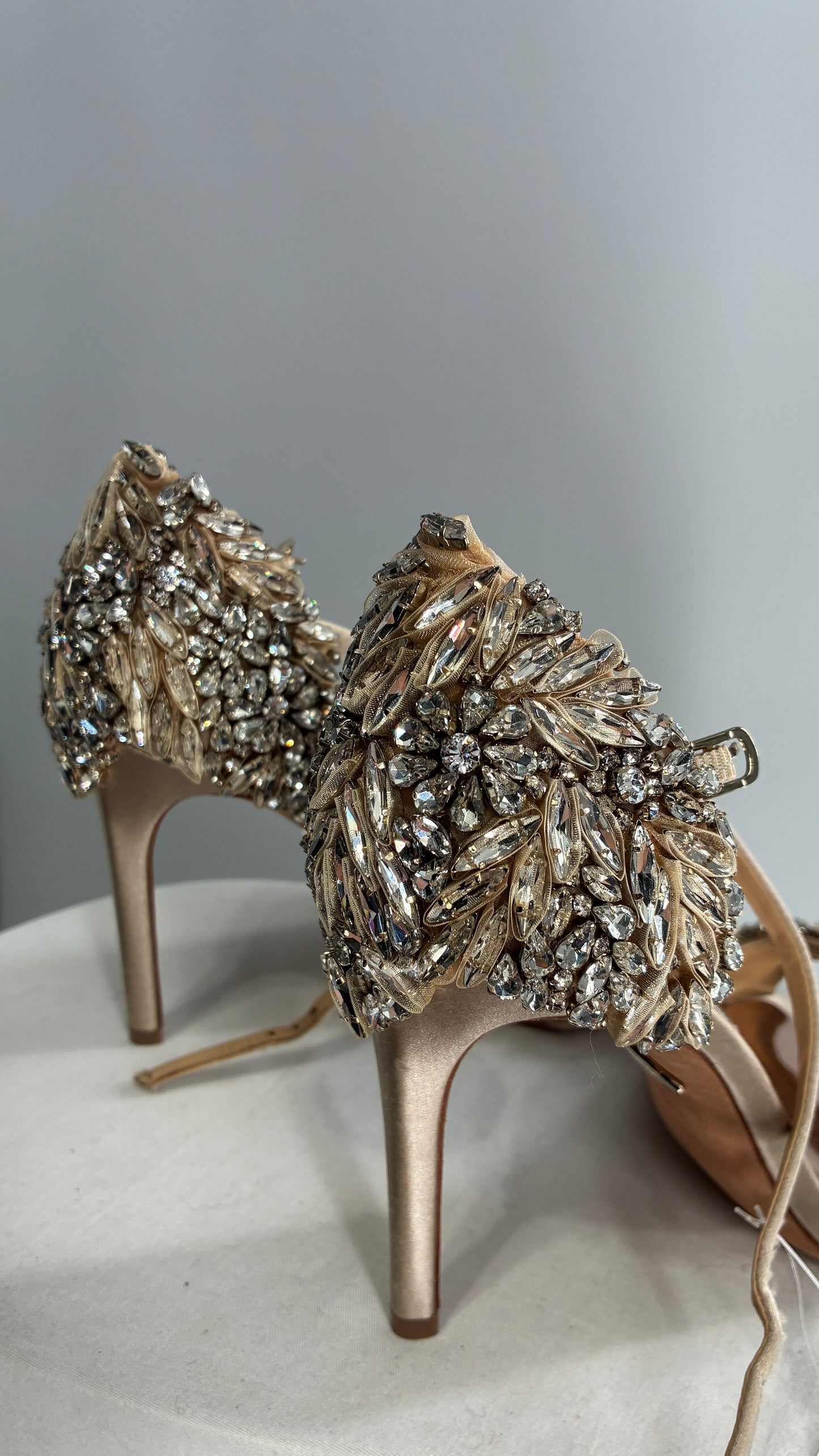 BAGDLEY MISCHKA Champagne Rhinestone Encrusted Embellished Round Toe Heels (5.5)
