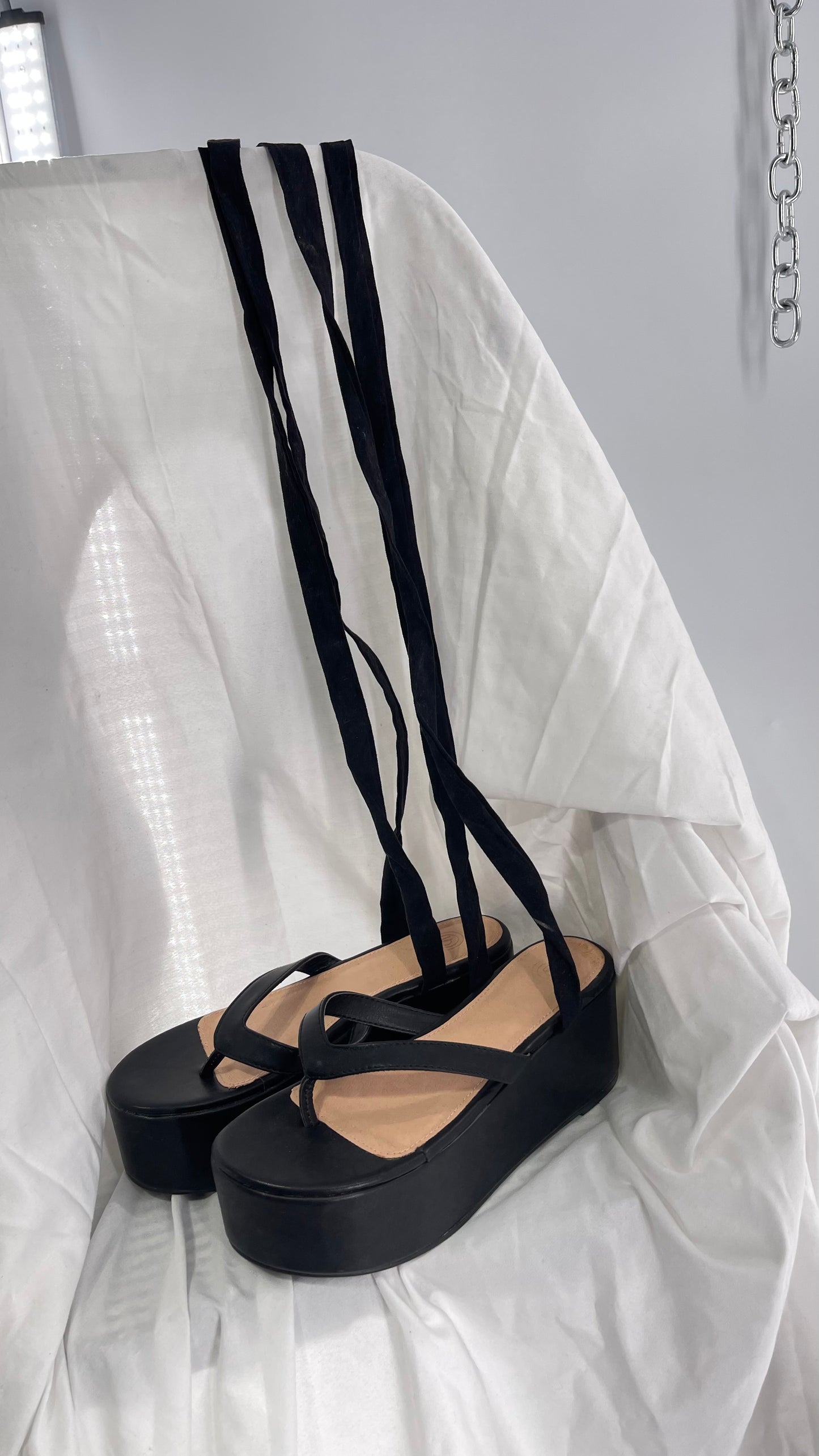 Urban Outfitters Black Platform Thong Sandal with Wrap Around Knee/Thigh High Straps (7)