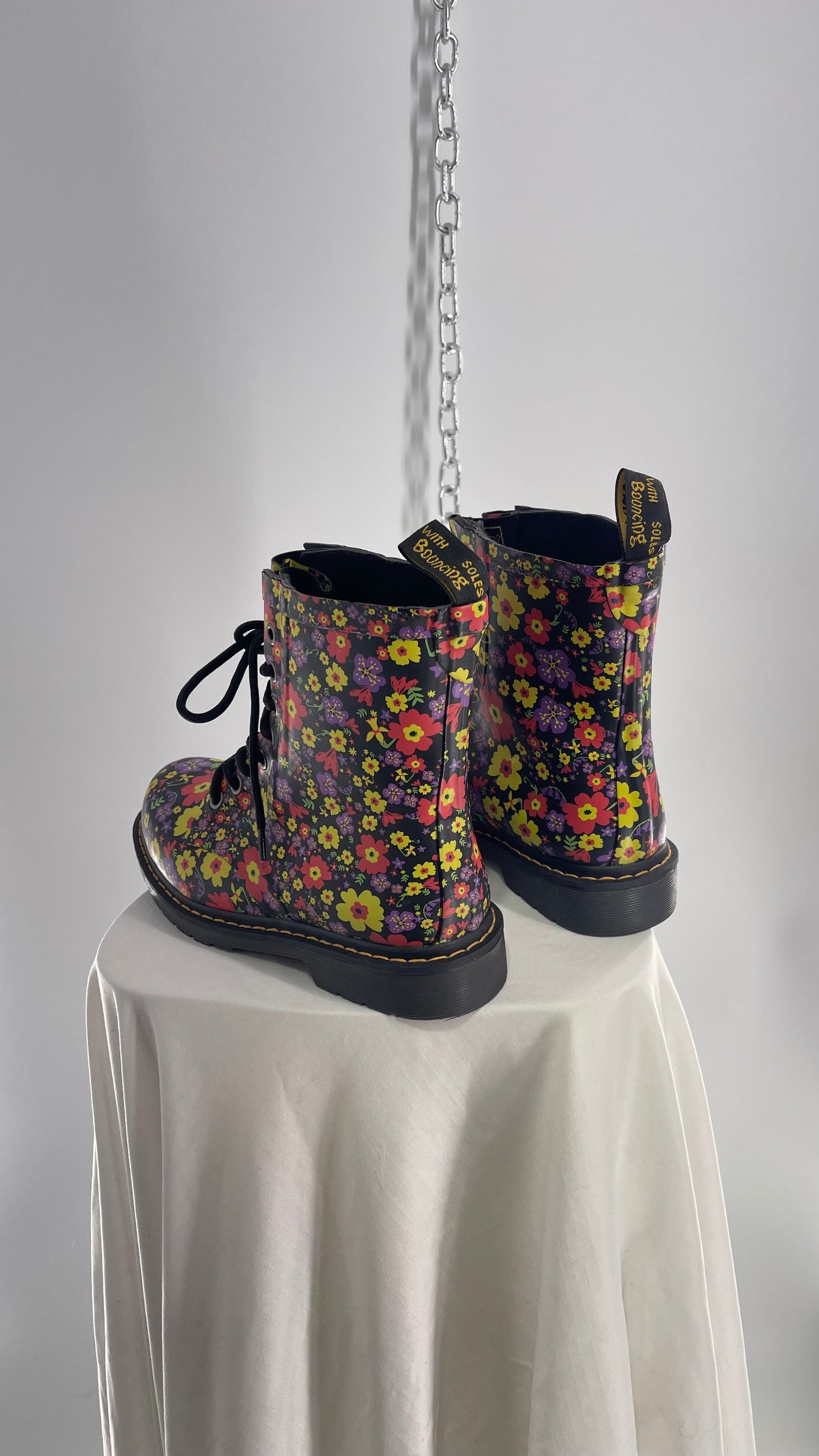 Doctor Martens Flower Printed Rubber Boots (9L 8M)