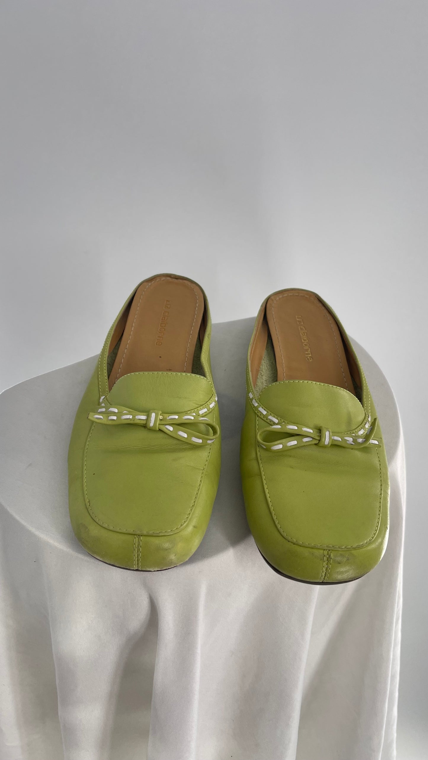 Vintage Liz Claiborne Green Leather Bow Front Slip Ons (8.5)