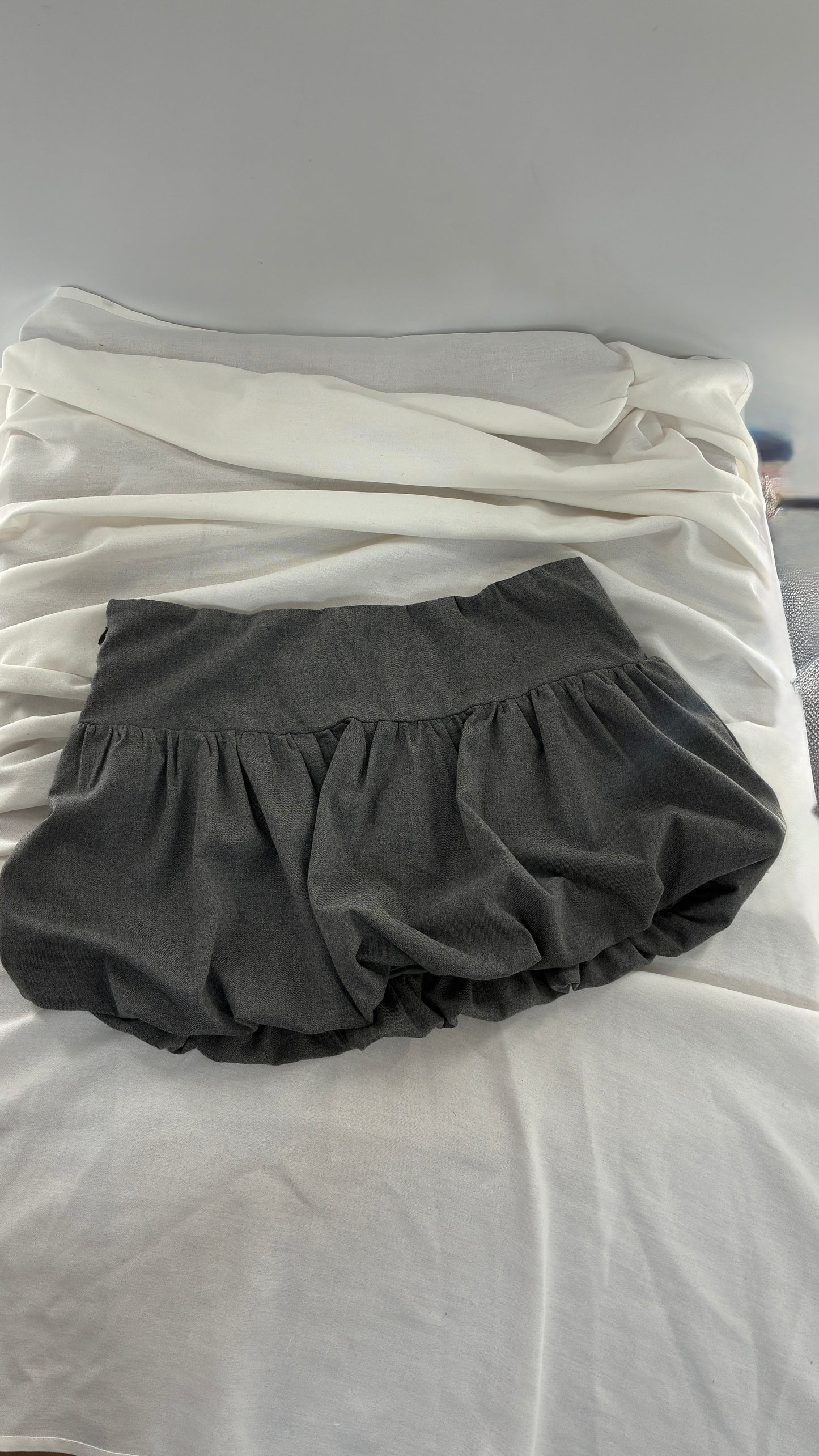 HOLLISTER Grey Bubble Hem Minu Skirt with Tags Attached  (Medium)