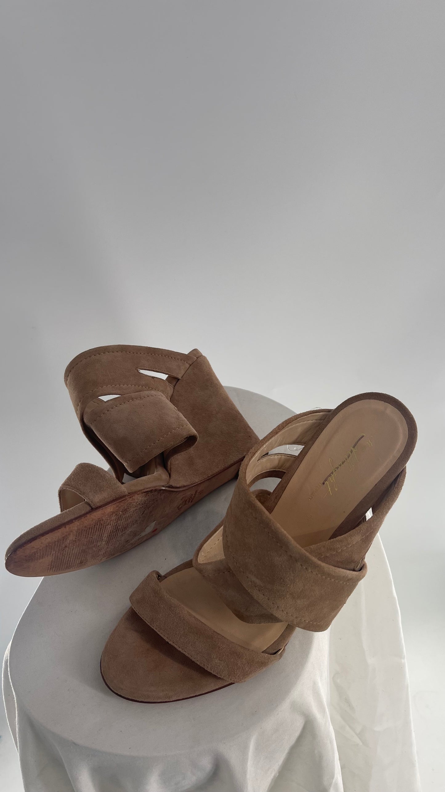 Ms.Albright Anthropologie Tan Suede Leather Strappy Wedge Heel (41)