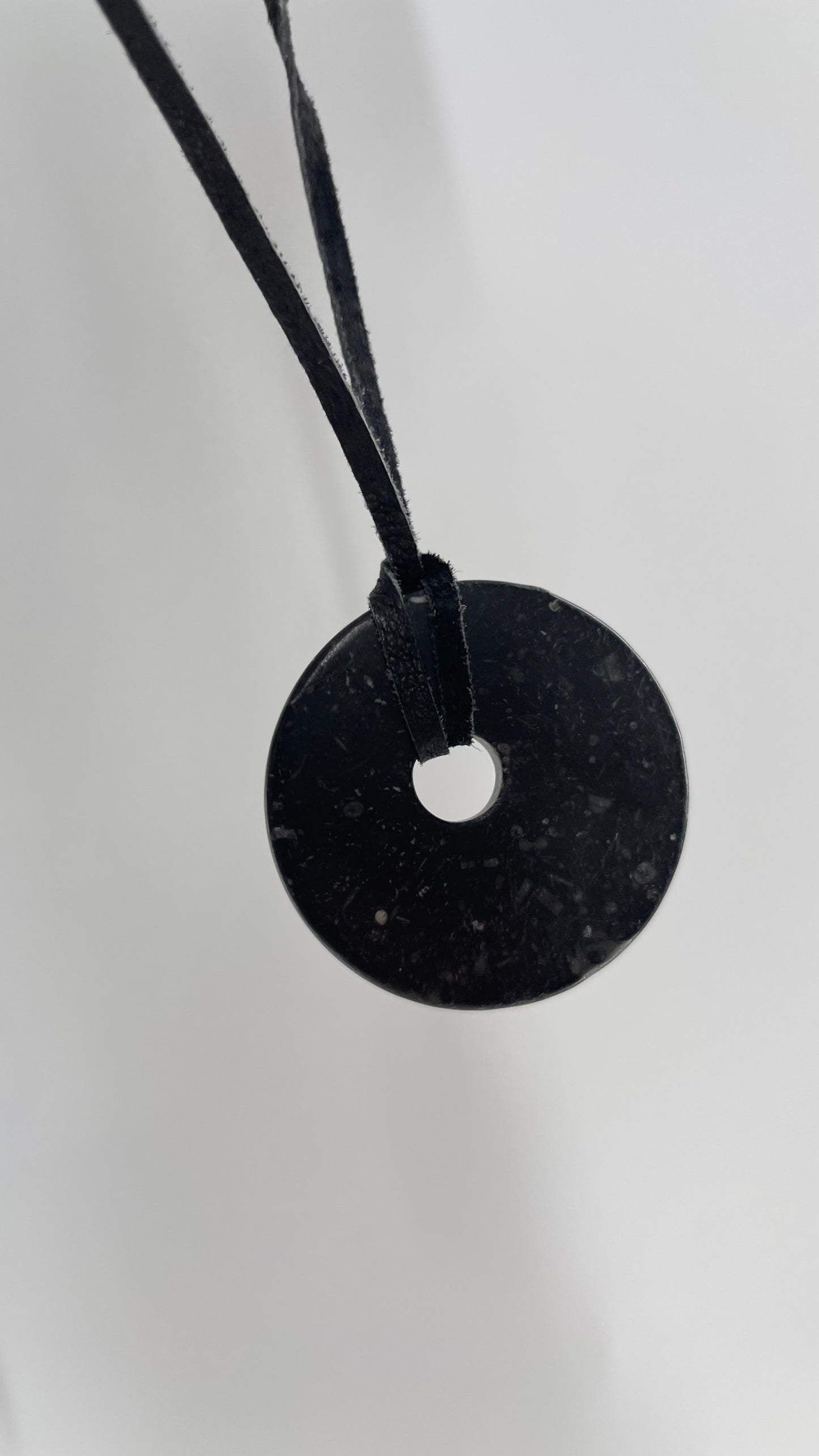 Deadstock Vintage Black Circular Stone Pendant Necklace Adjustable Length